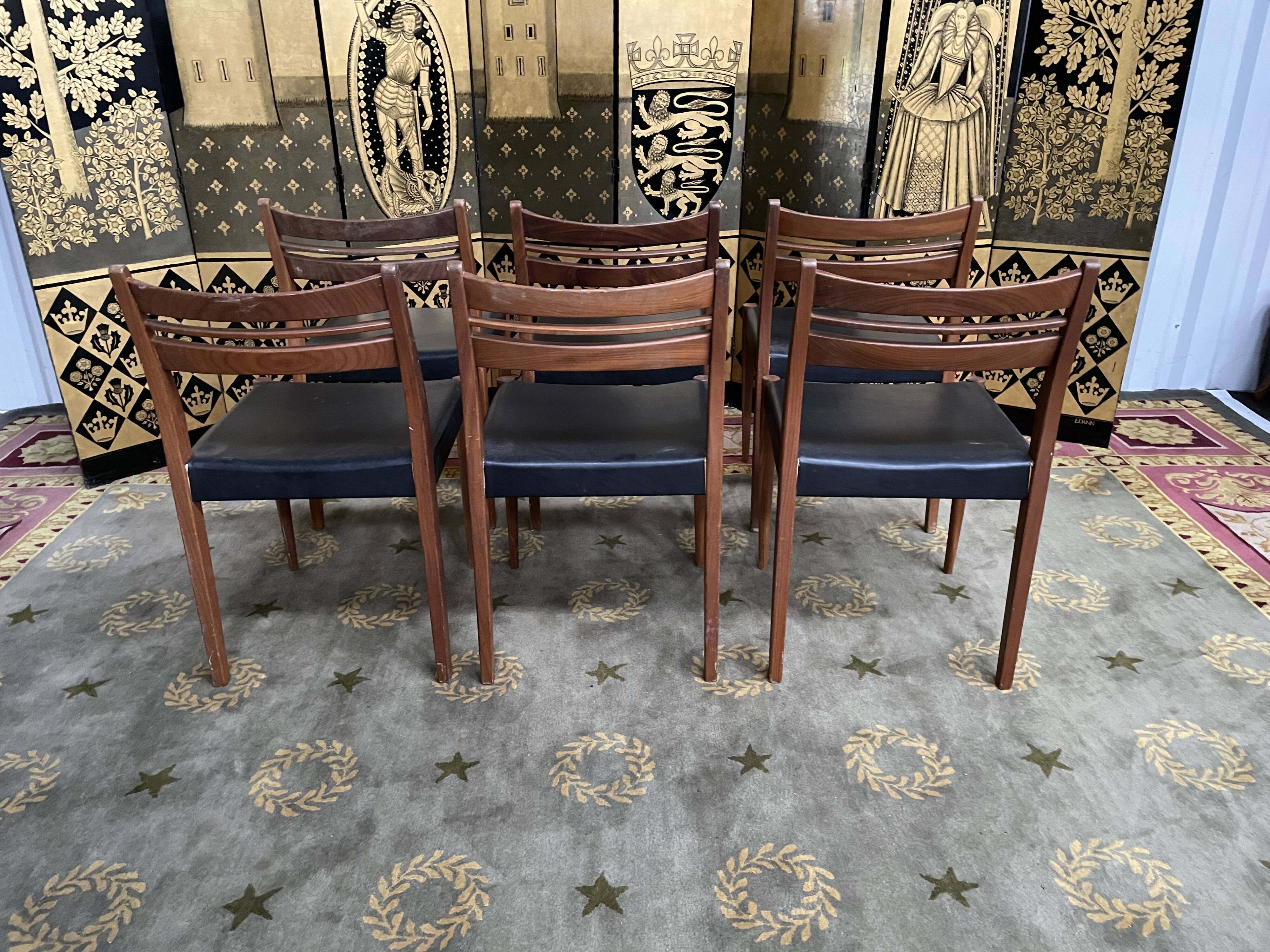 6 Scandinavian chairs in black Skaï
