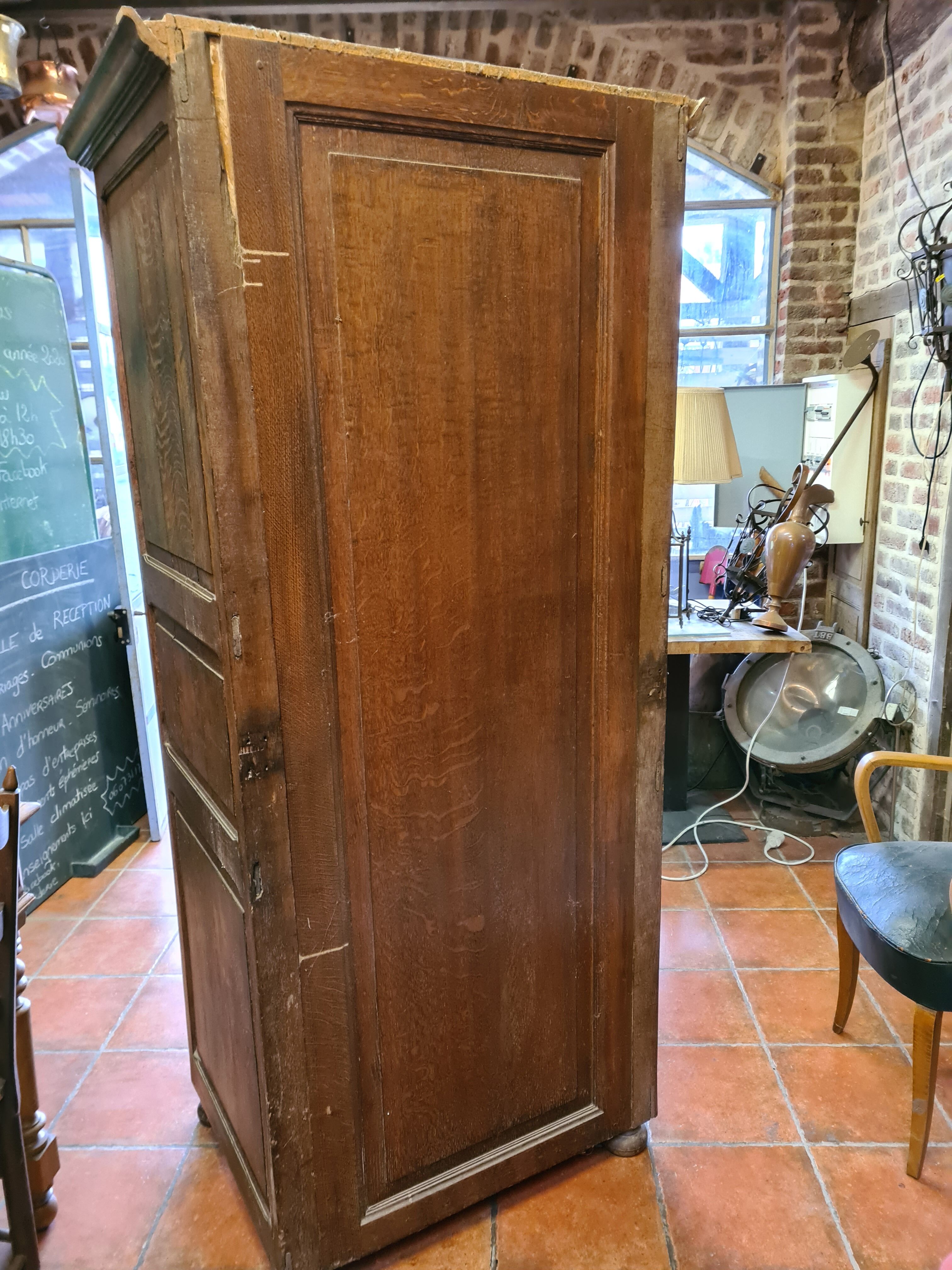 oak cupboard