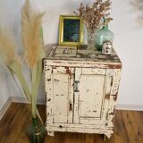 Cooler, patinated vintage Parisian sideboard