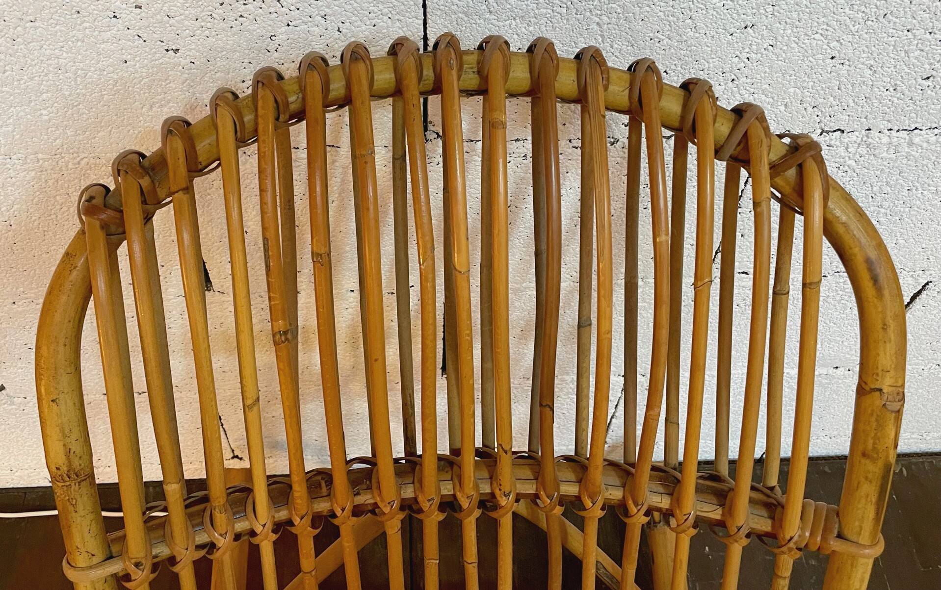 Vintage rocking chair in rattan by Rohé (Holland) from the 1960s.