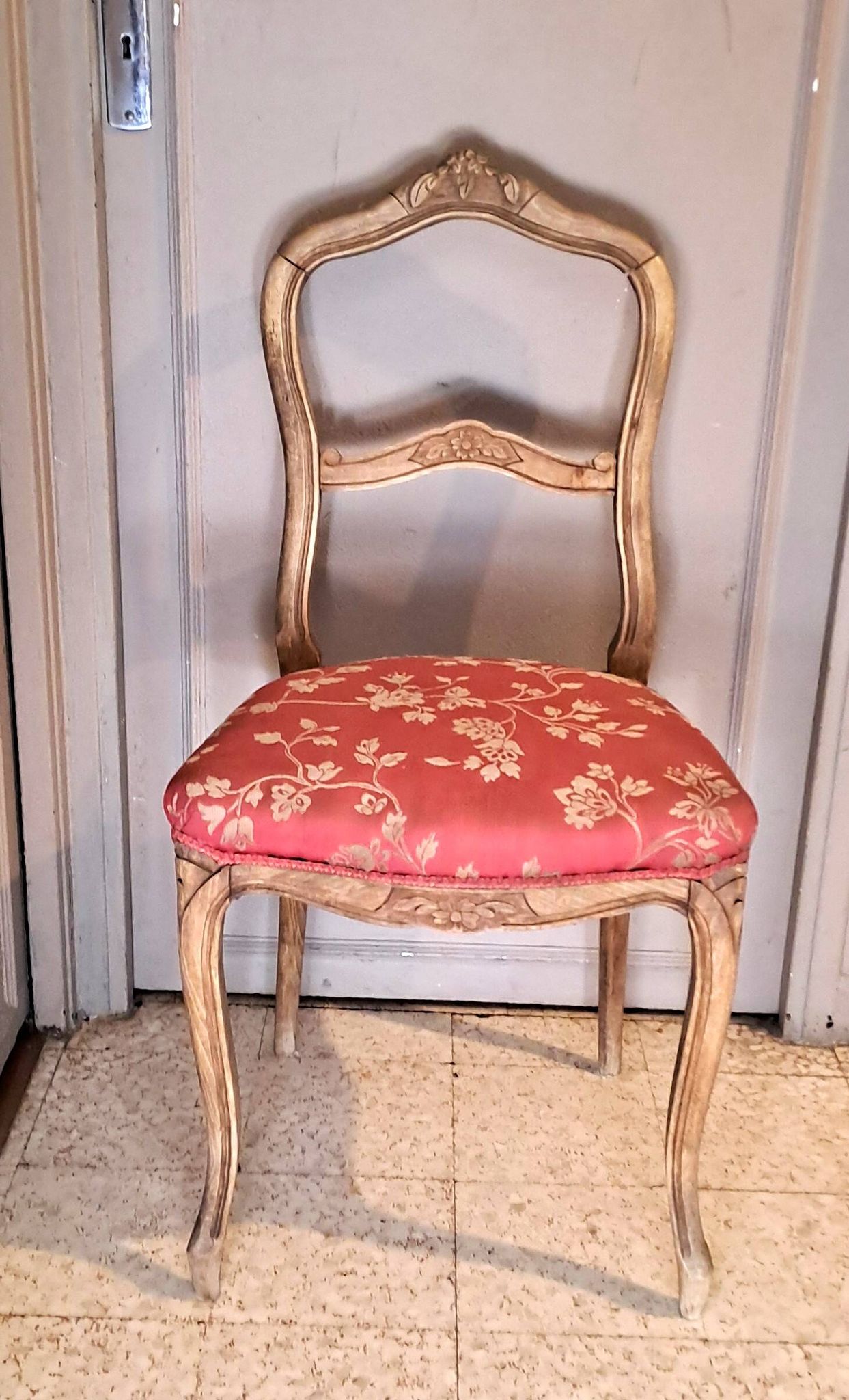 Wooden chair with varnished wood and red satin brocade fabric, 1920