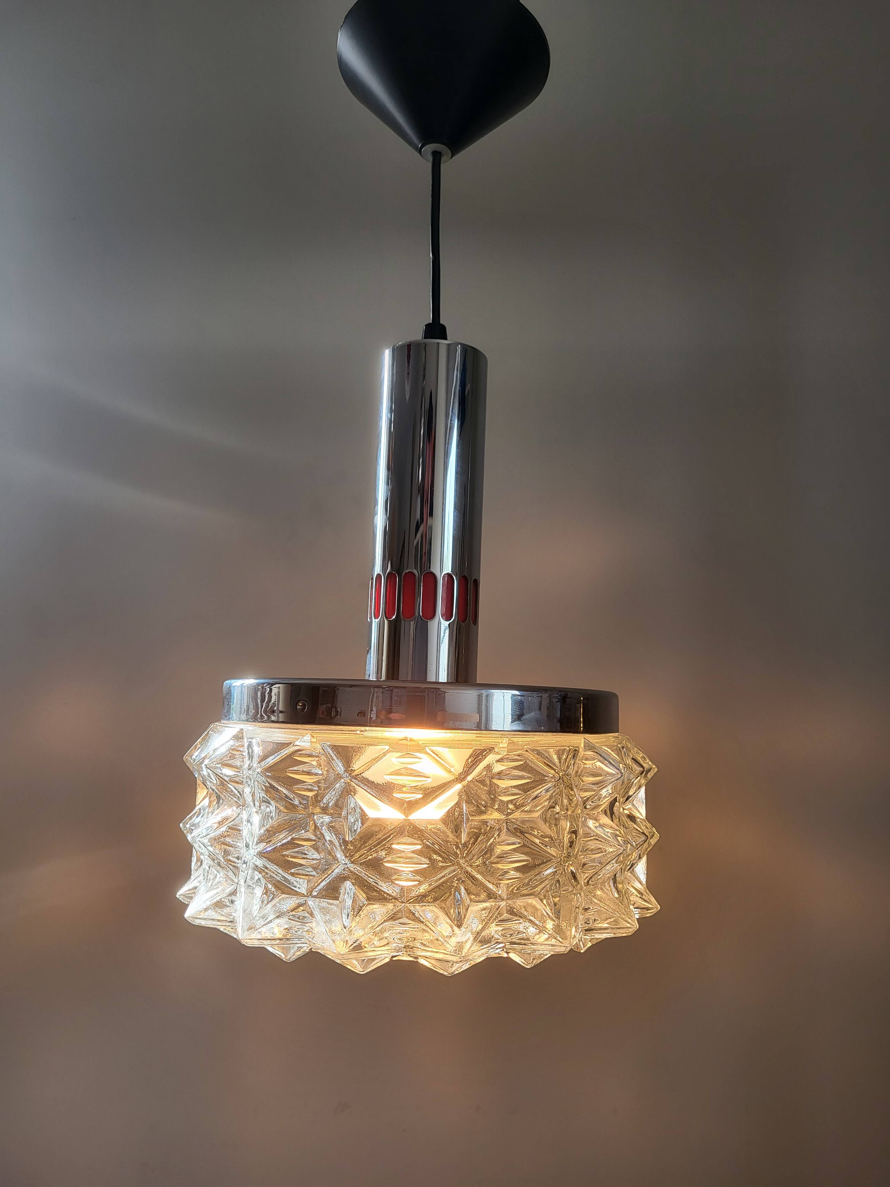 Vintage space age lamp, chromé afwerking en glazen lampenkap, jaren 1960