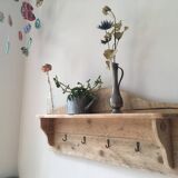 Pallet wall shelf