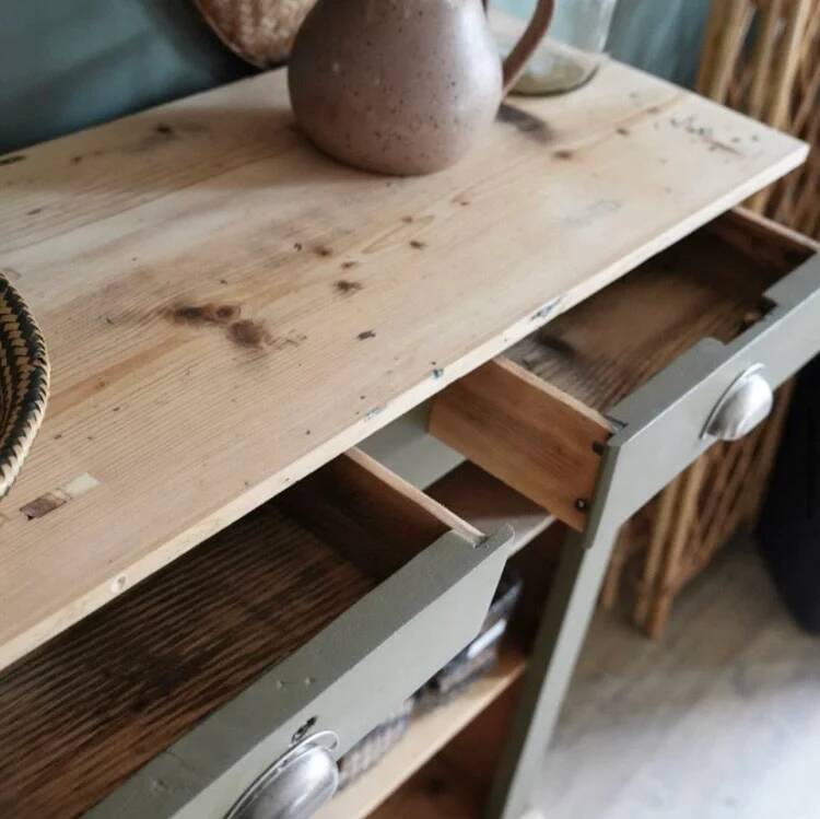 Parisian green museum buffet