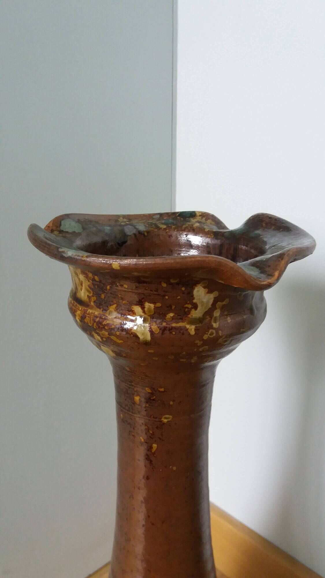 XXL brutalist ceramic floor-standing ashtray in the shape of a keel, stoneware.
