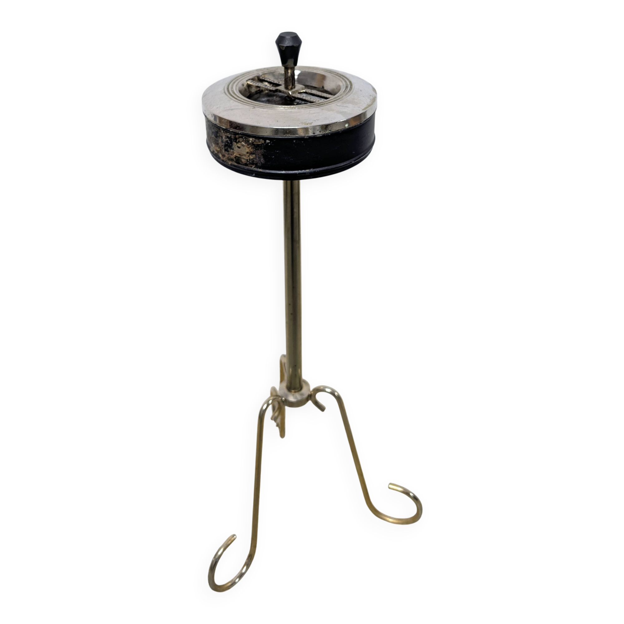 Tripod standing ashtray