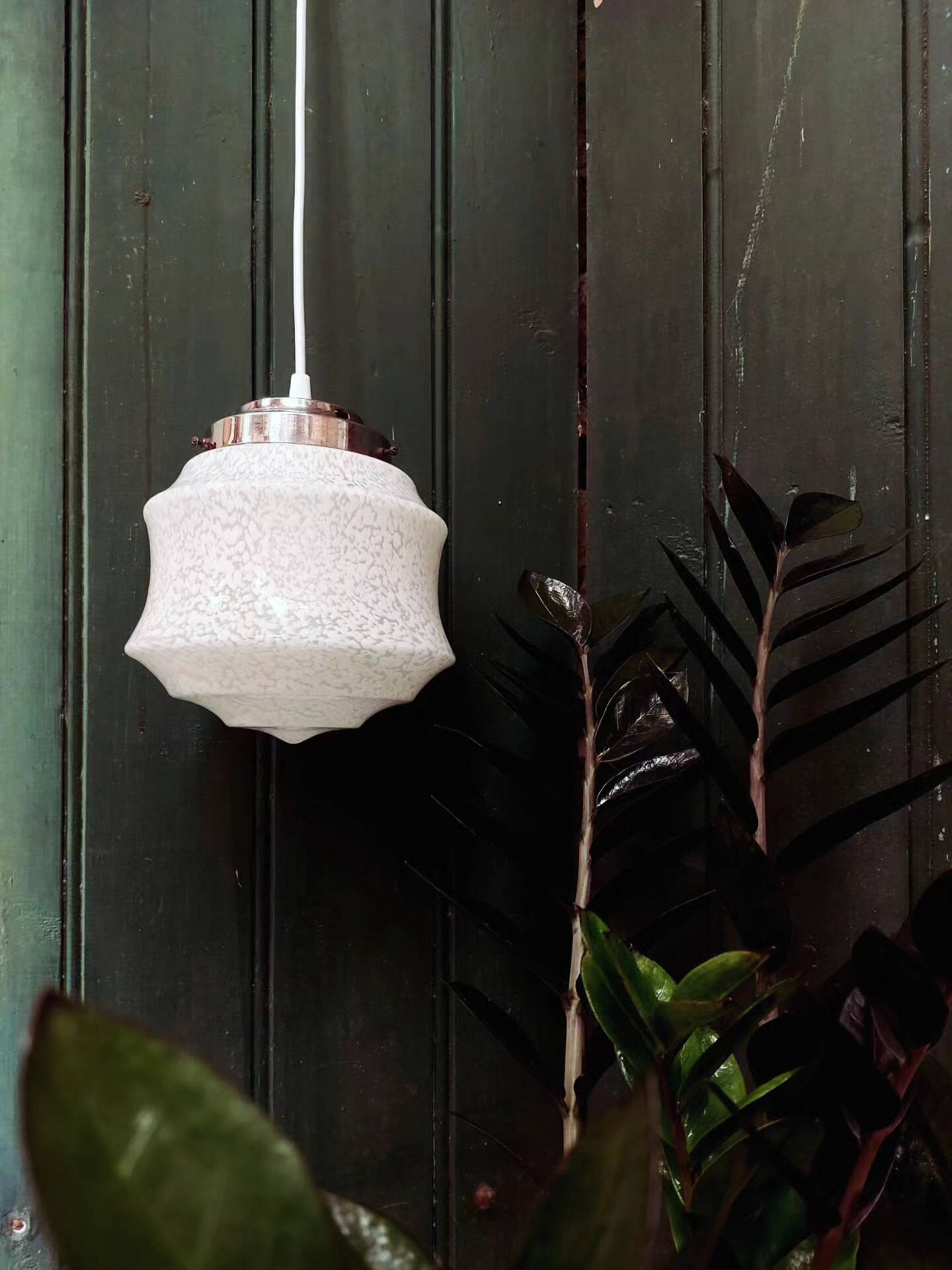 White Clichy glass pendant