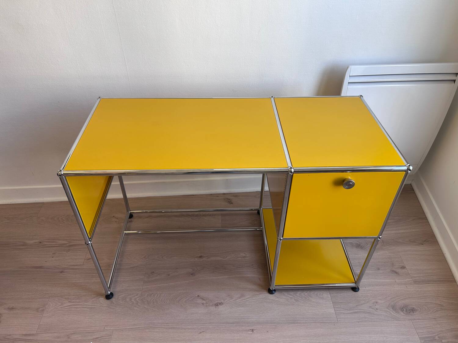 Bureau USM jaune