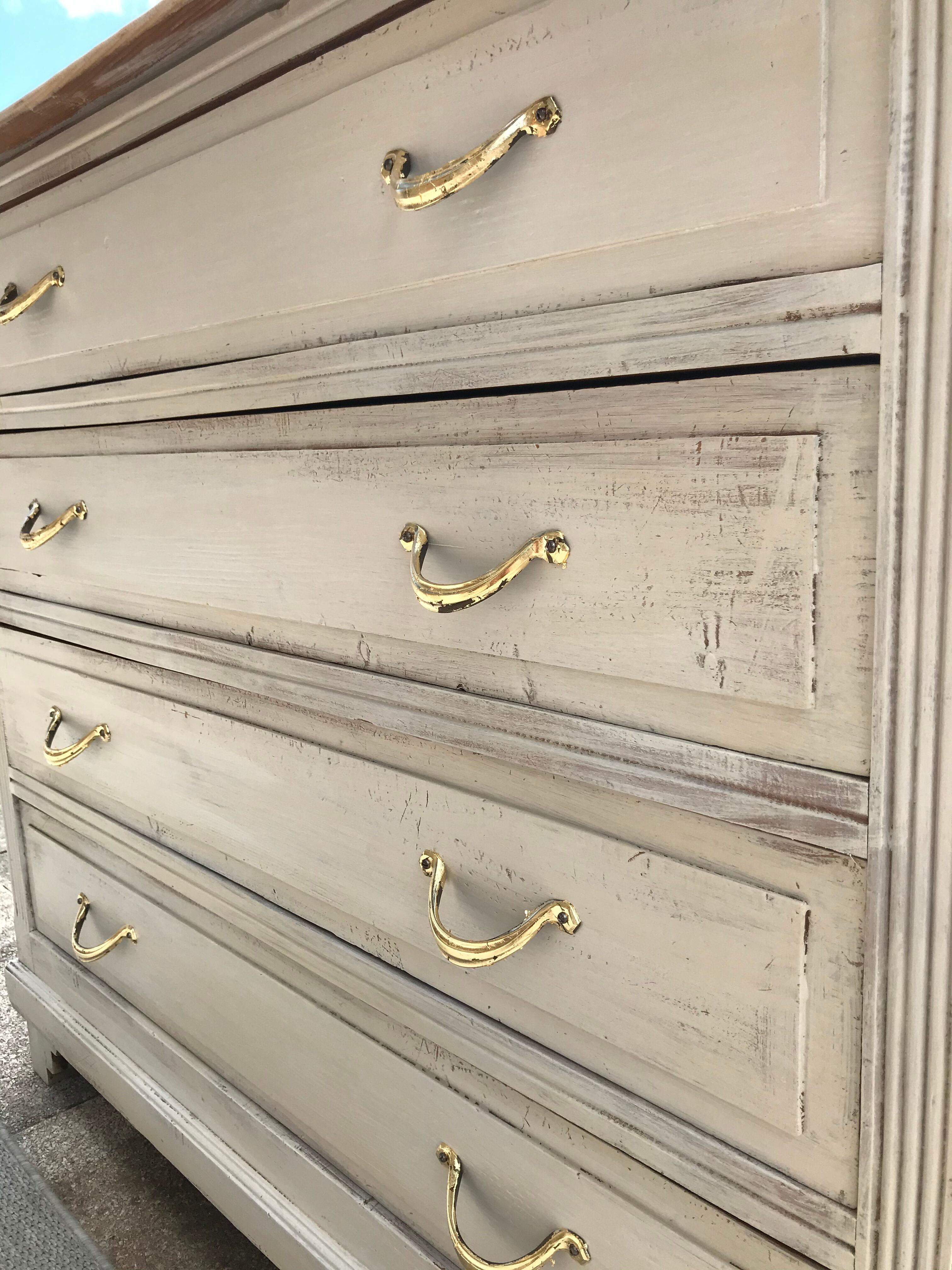 Old white patinated/cream dresser