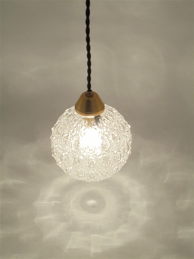 Suspension globe
