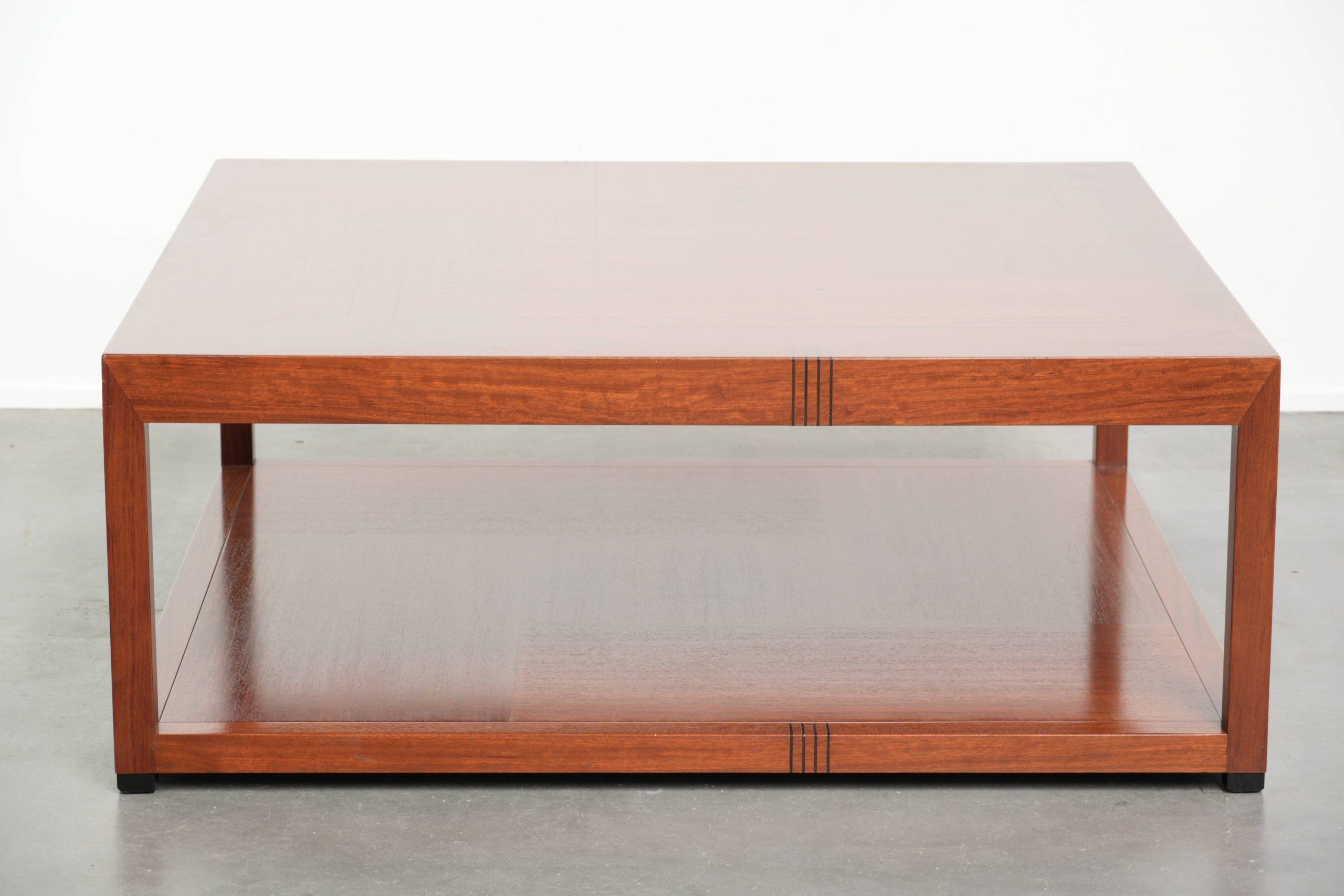 Table basse Art Déco carrée en bon état