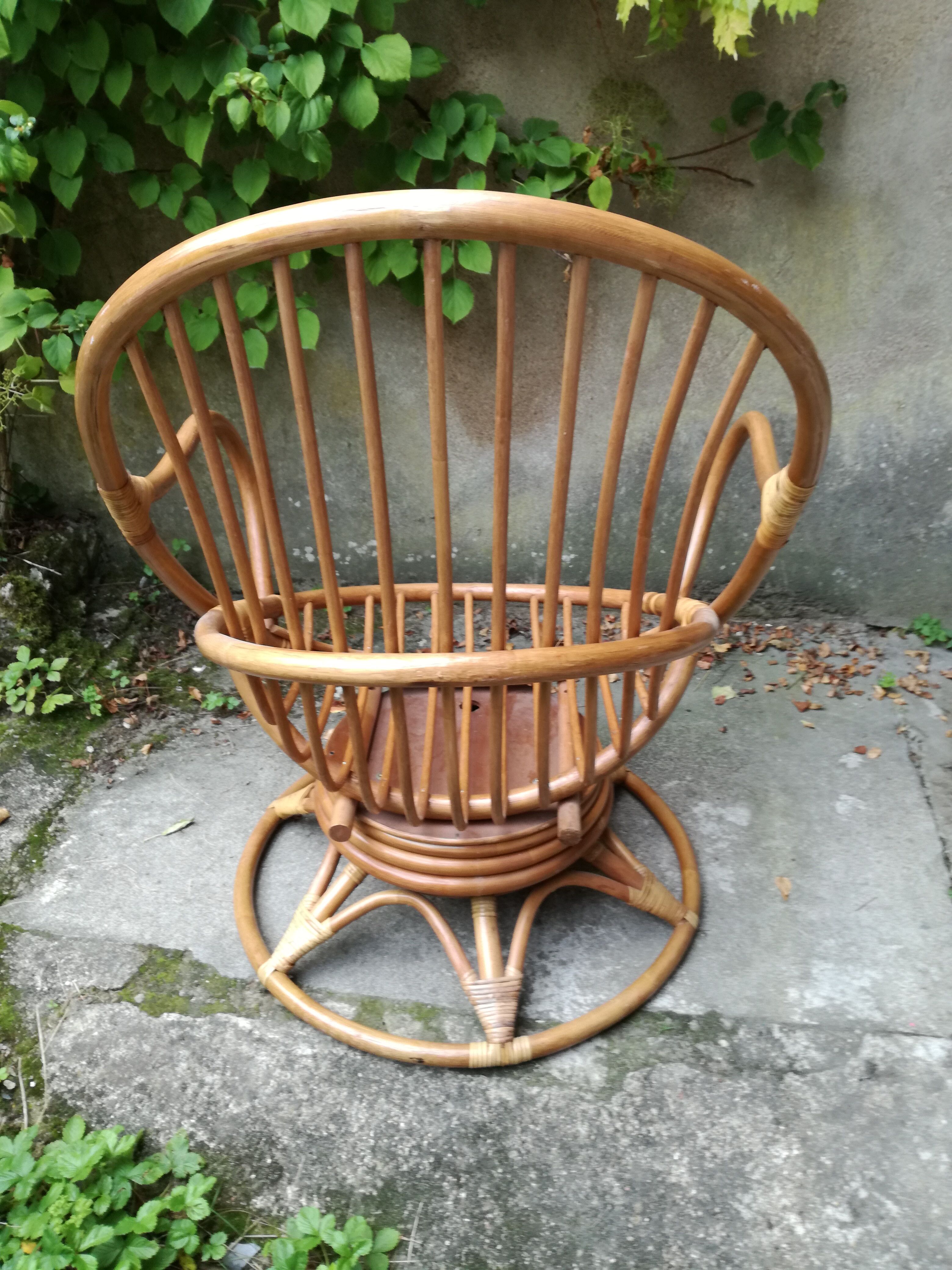 Rattan swivel shell chair