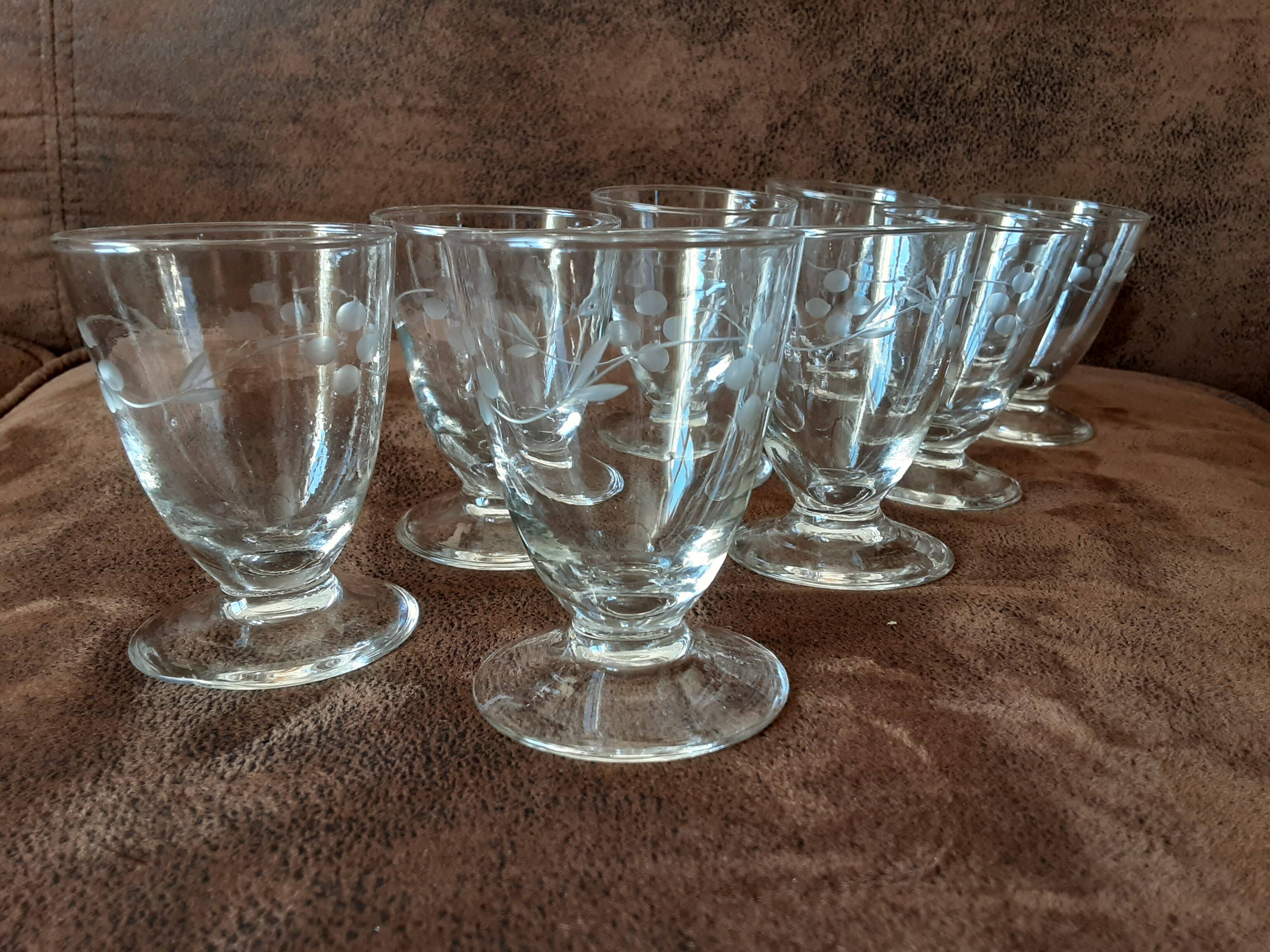Set of 8 original digestif glasses