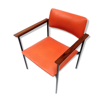 Orange Chair with structure in metal black and beautiful wooden armrests