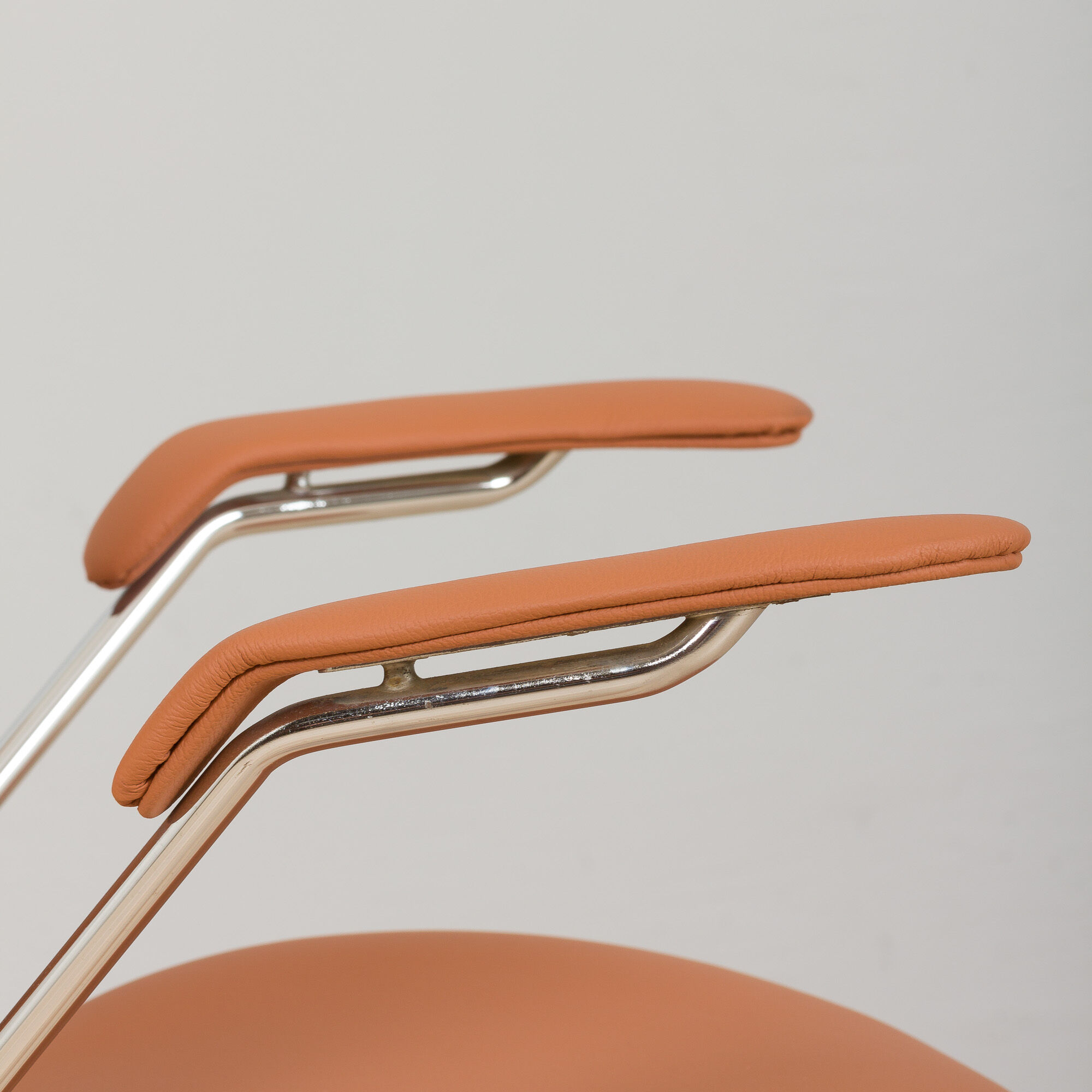 Series 7 chair model 3207 by Arne Jacobsen , Denmark 1980