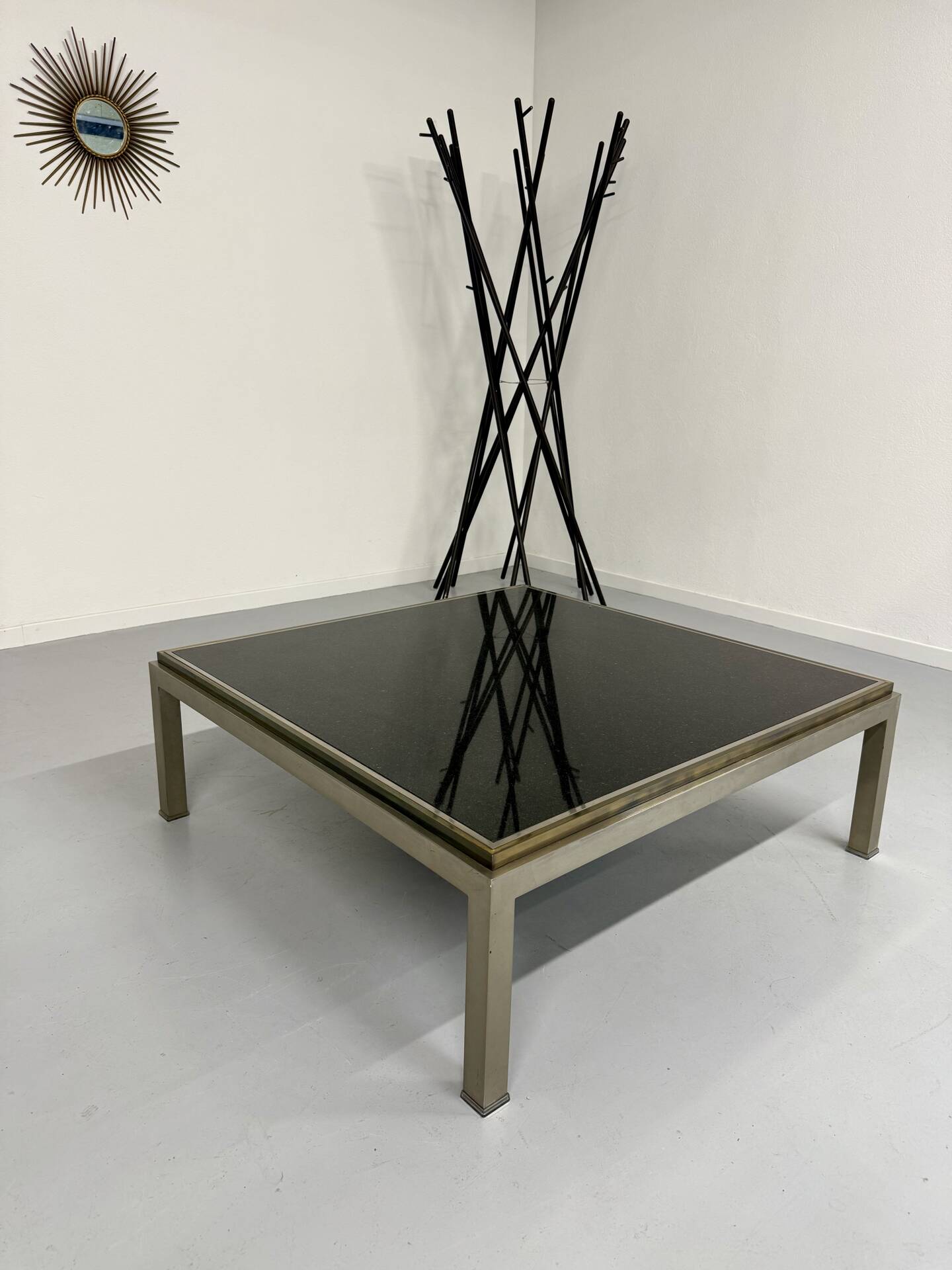 Large Flaminia coffee table designed by Willy Rizzo from the 1970s, metal and stone.