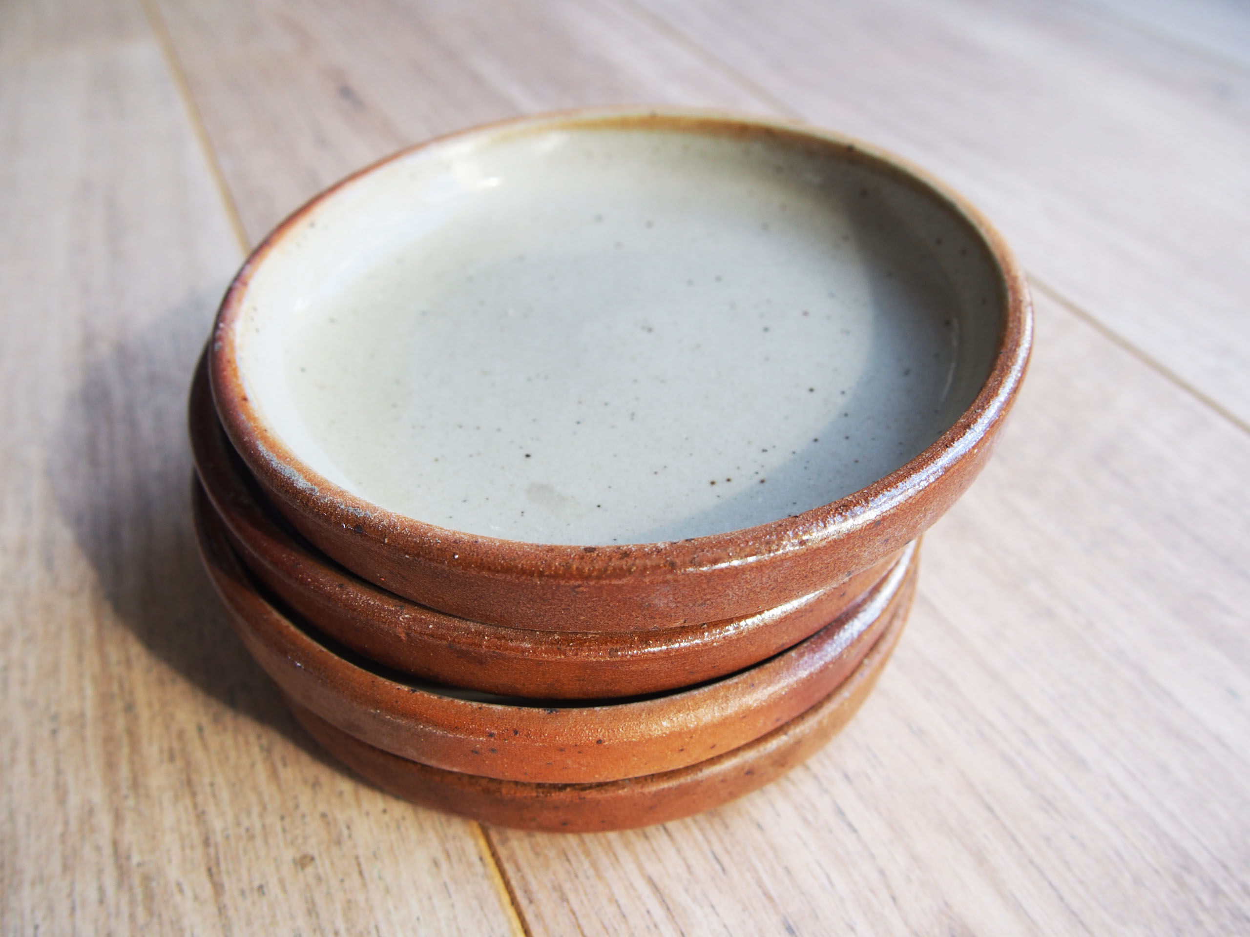 4 cups in stoneware