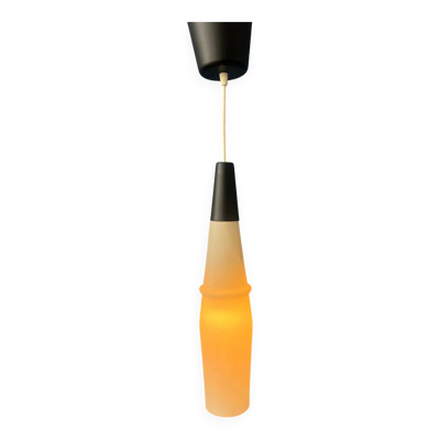 Longue suspension en verre opaline du milieu du siècle