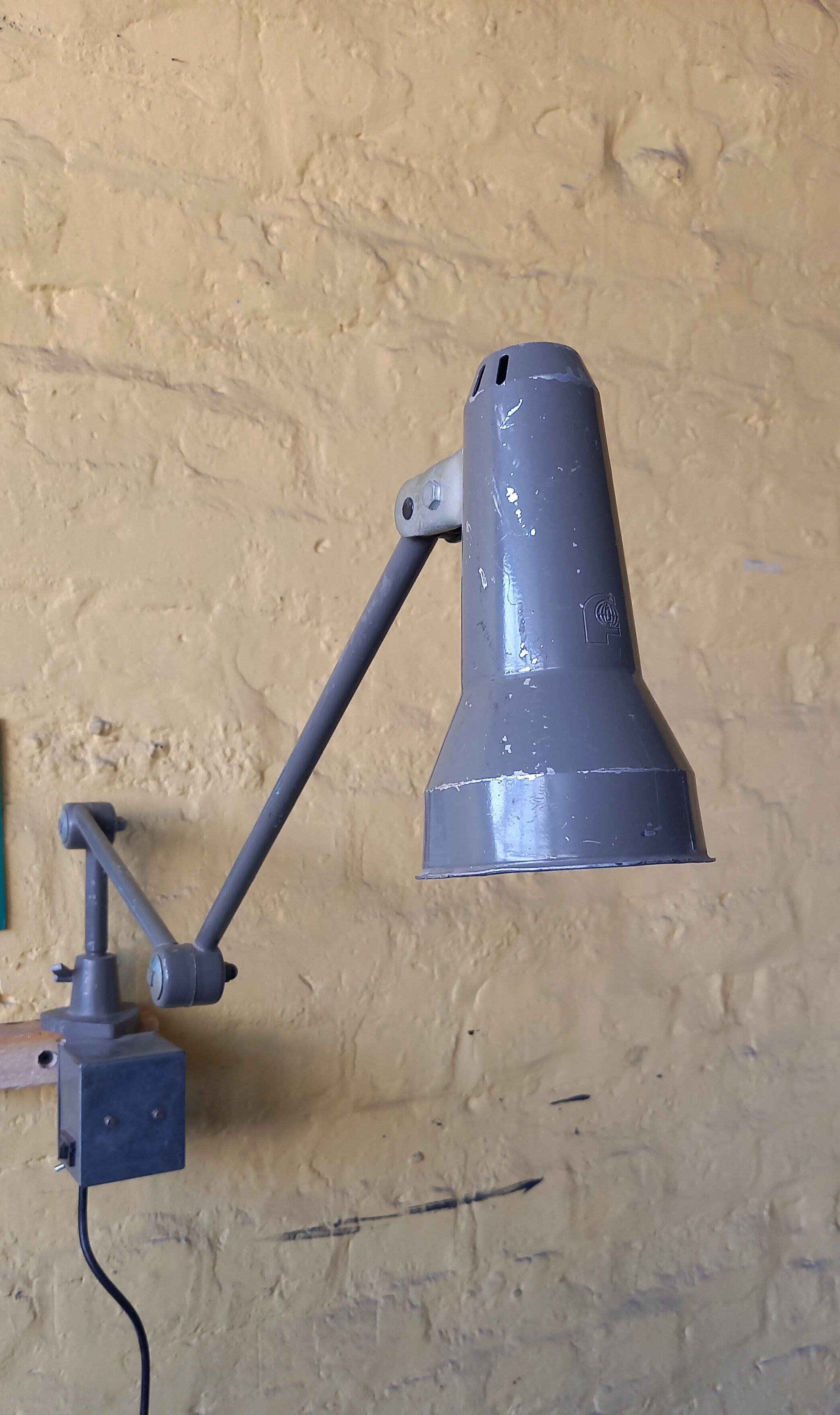 Lampe atelier bertoni