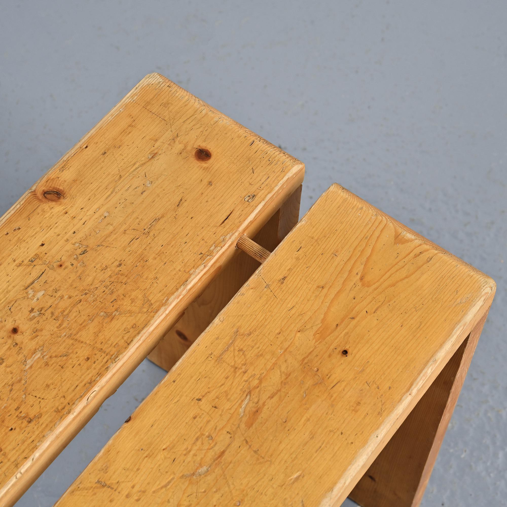 Tabouret en pin massif, Les Arcs