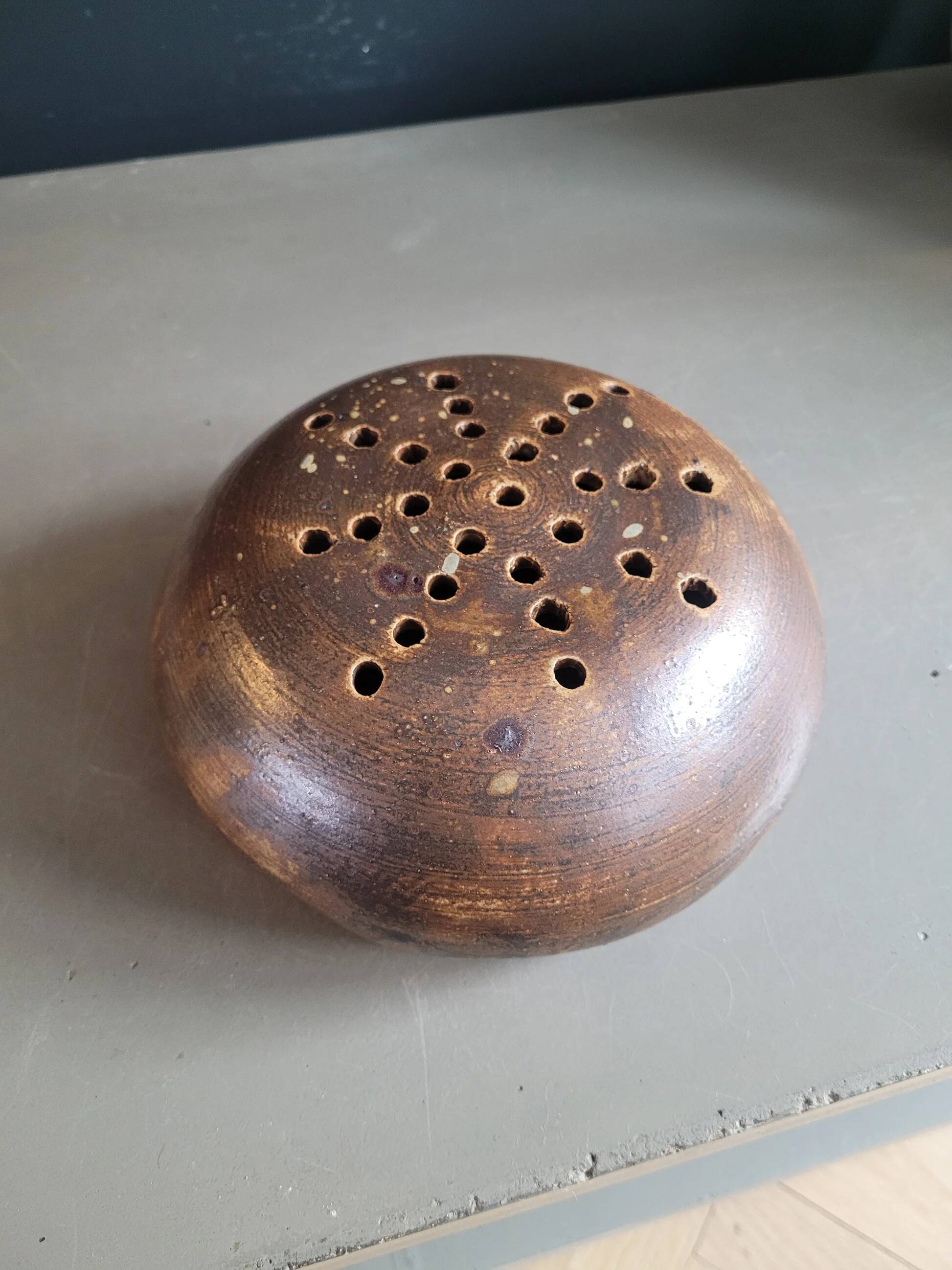 Vintage ceramic flower holder cushion