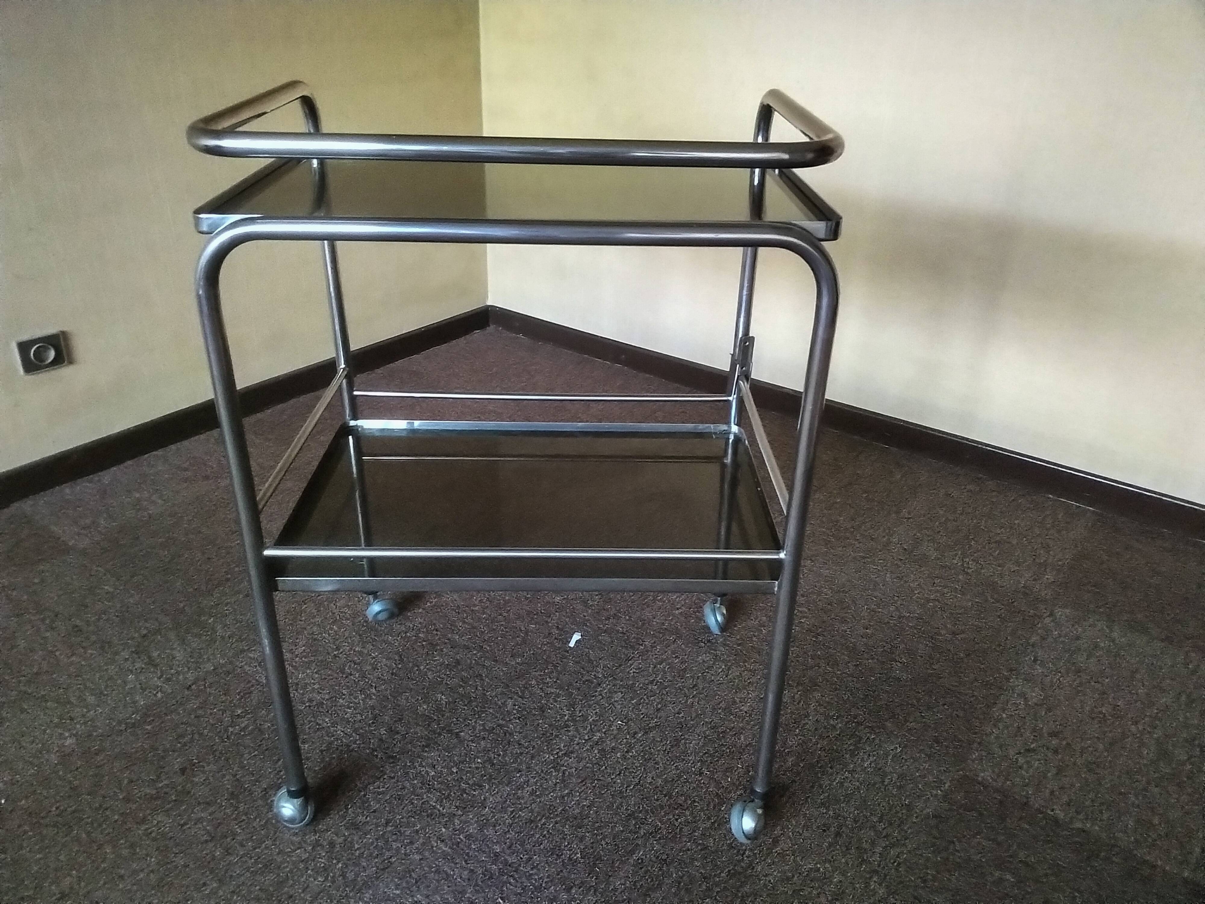 Smoked glass table service