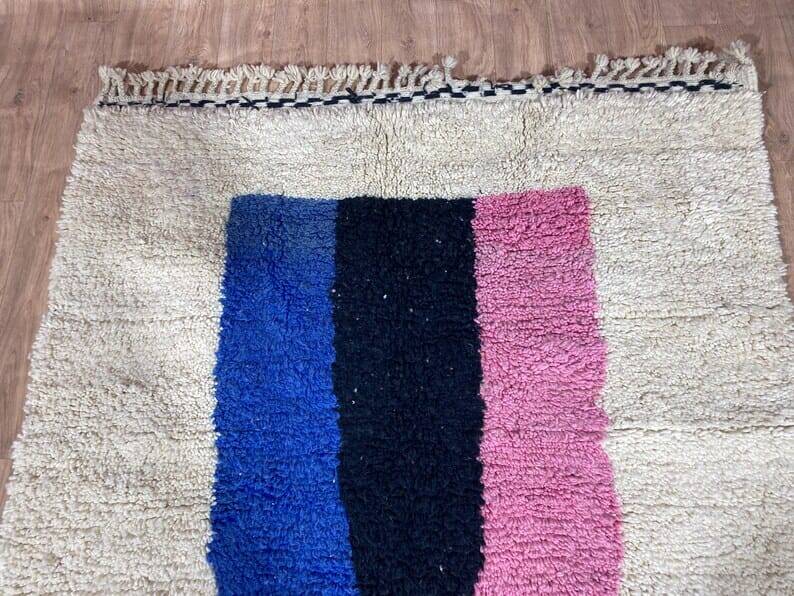 Traditional handmade Berber rug size 150 x 250 cm