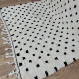 Handmade moroccan polka dot berber rug 294 x 194 cm