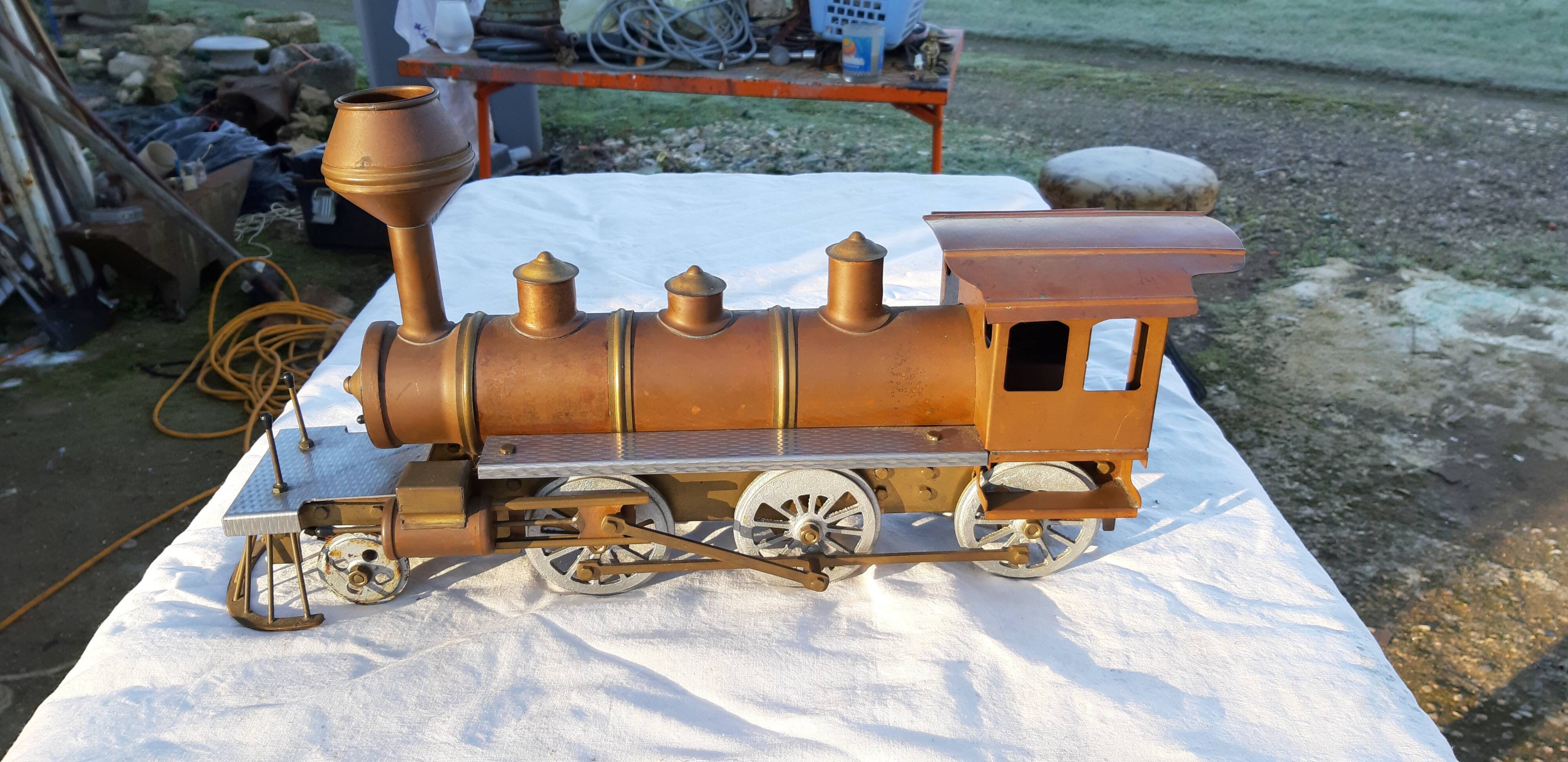 Locomotive copper red