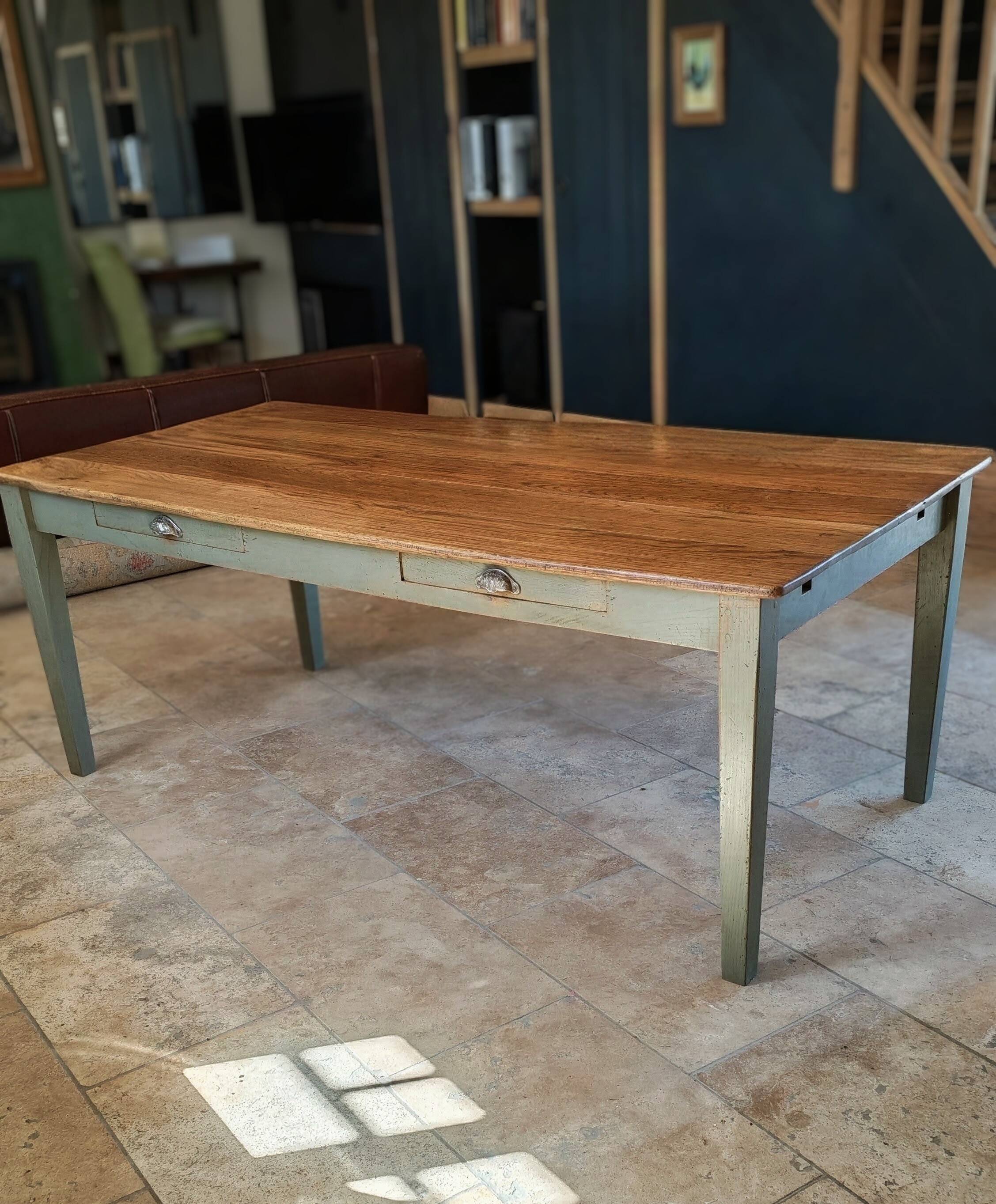 Table de ferme en chêne massif ,2 tiroirs, 2 rallonges,