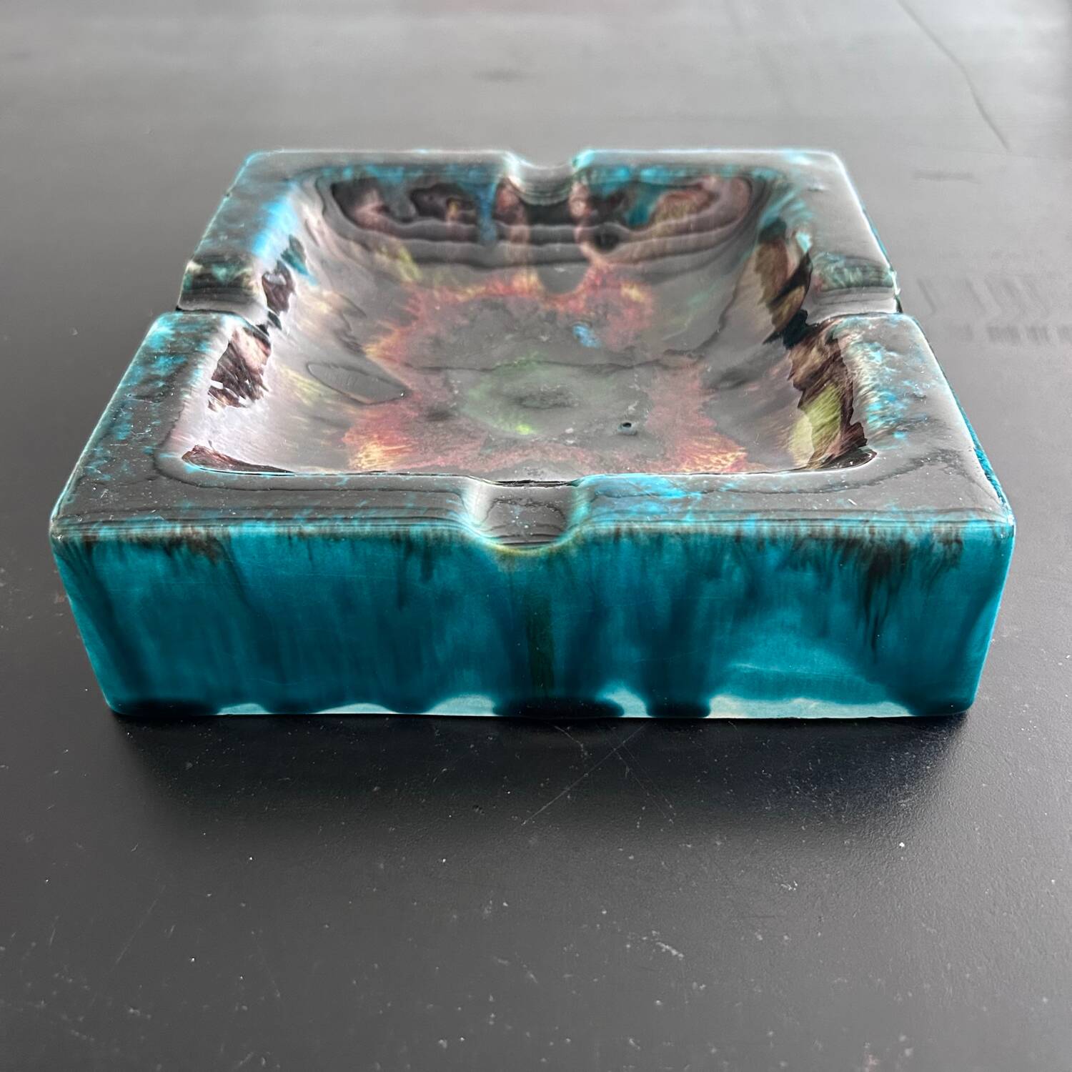 Vide poche pièce unique signée Youen