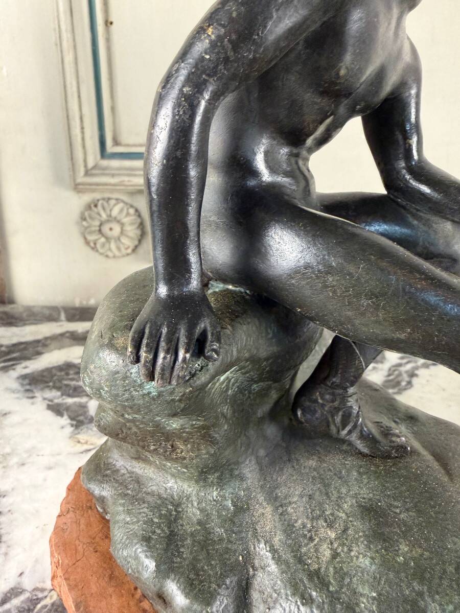 Hermès au repos, bronze Grand Tour, patine noir et verte, XIXème siècle