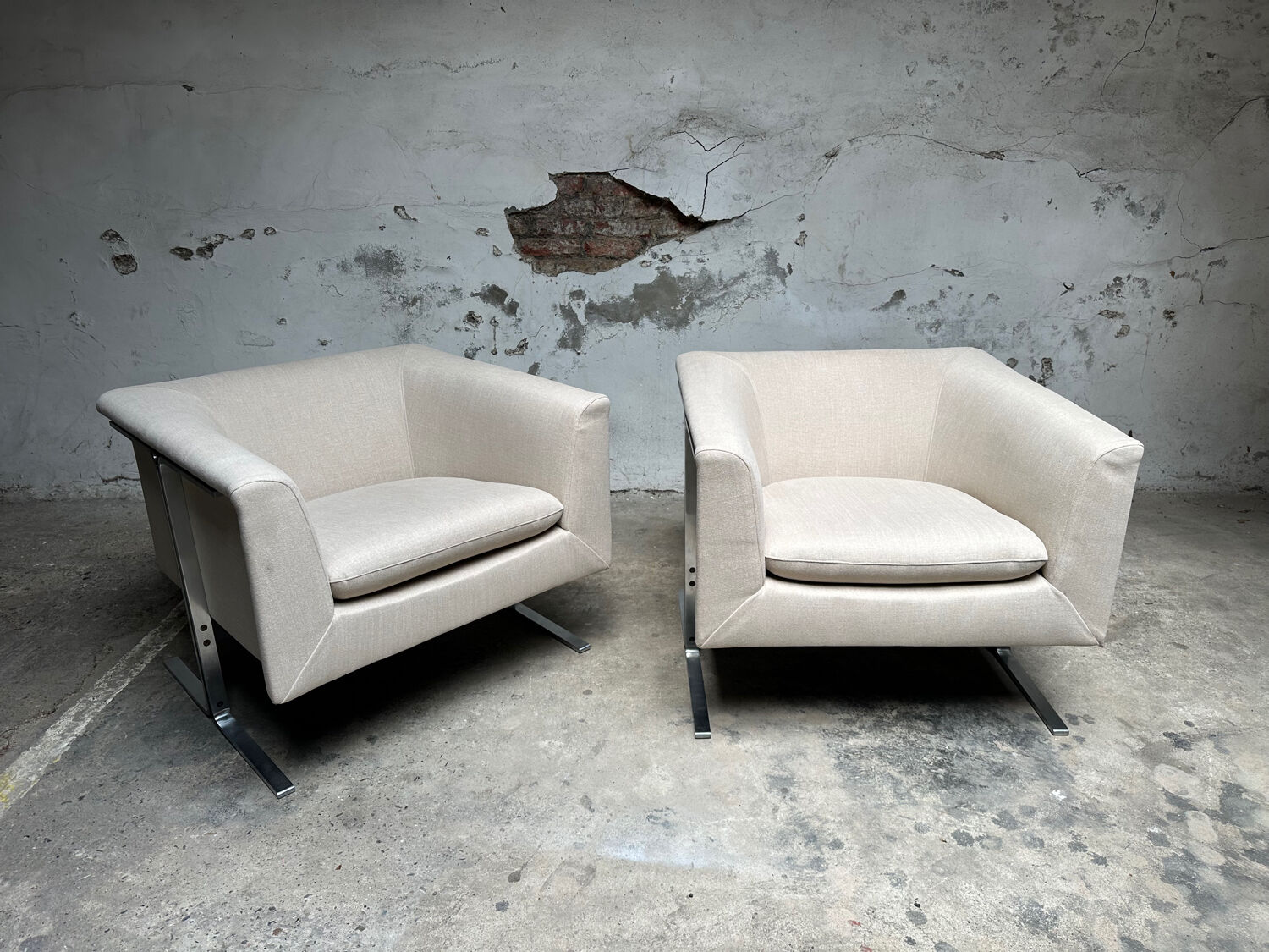 Set of two Artifort lounge chairs by Geoffrey Harcourt