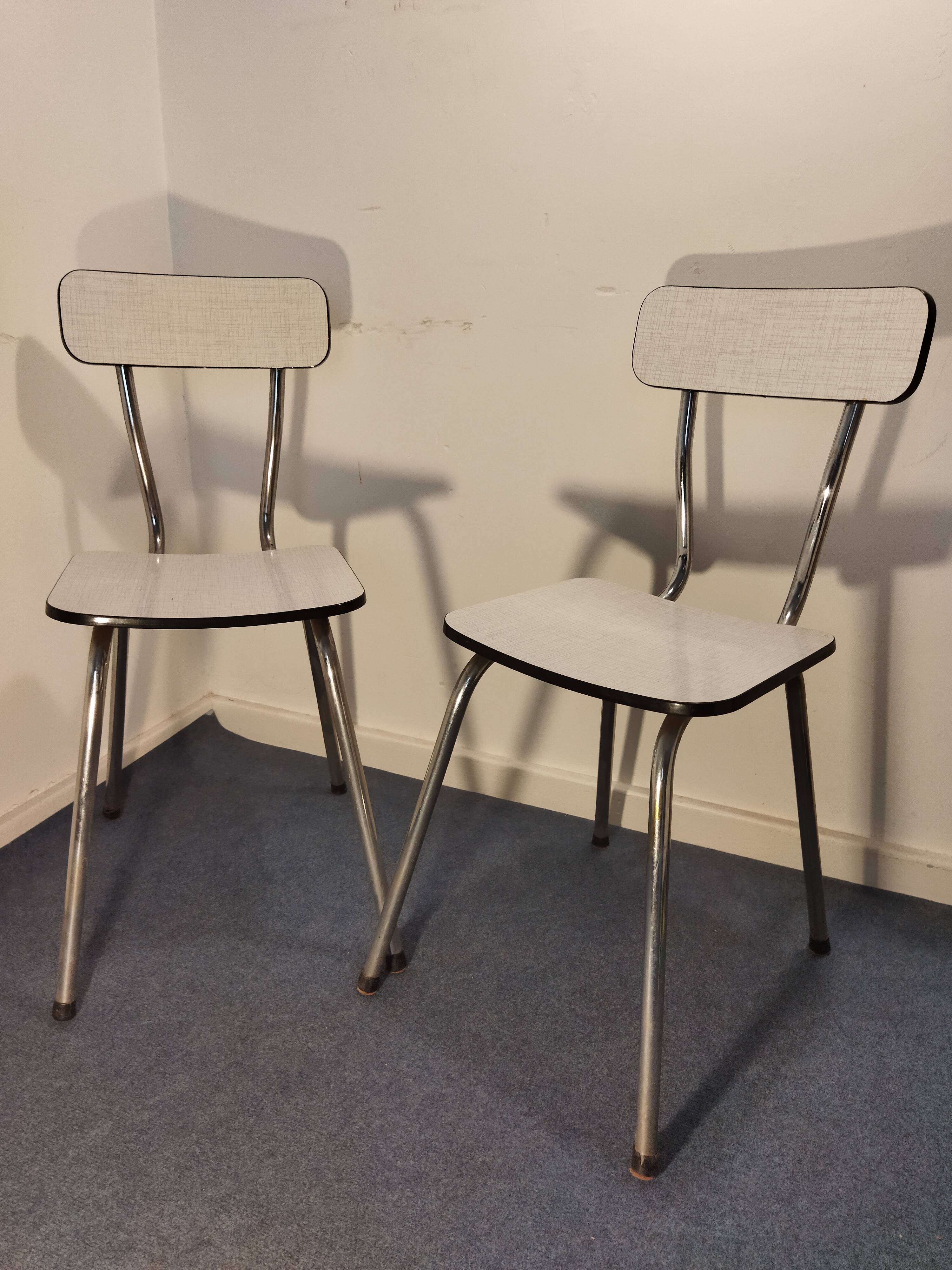 Paire de chaises formica