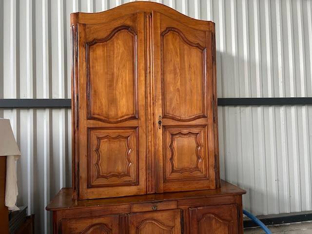 Large 18th century buffet in 2 parts