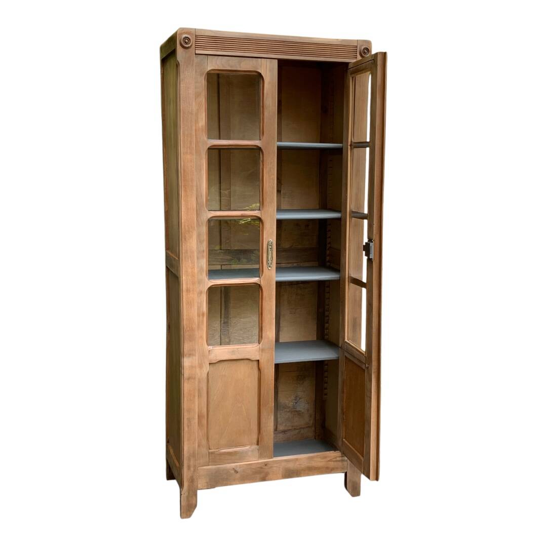 Armoire parisienne vitrée en bois brut, 1940
