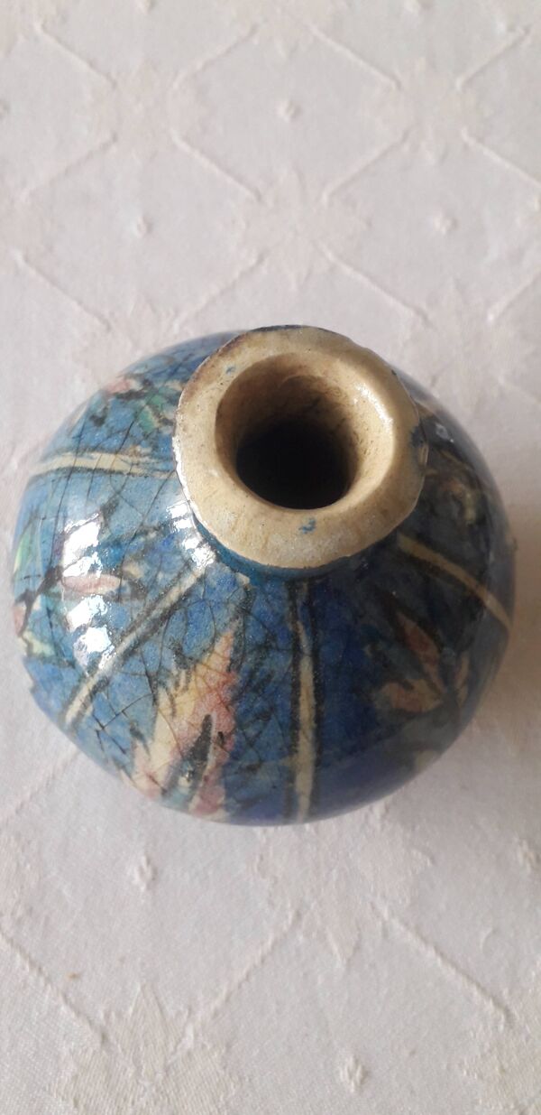 Vase ancien très original avec un décor floral
