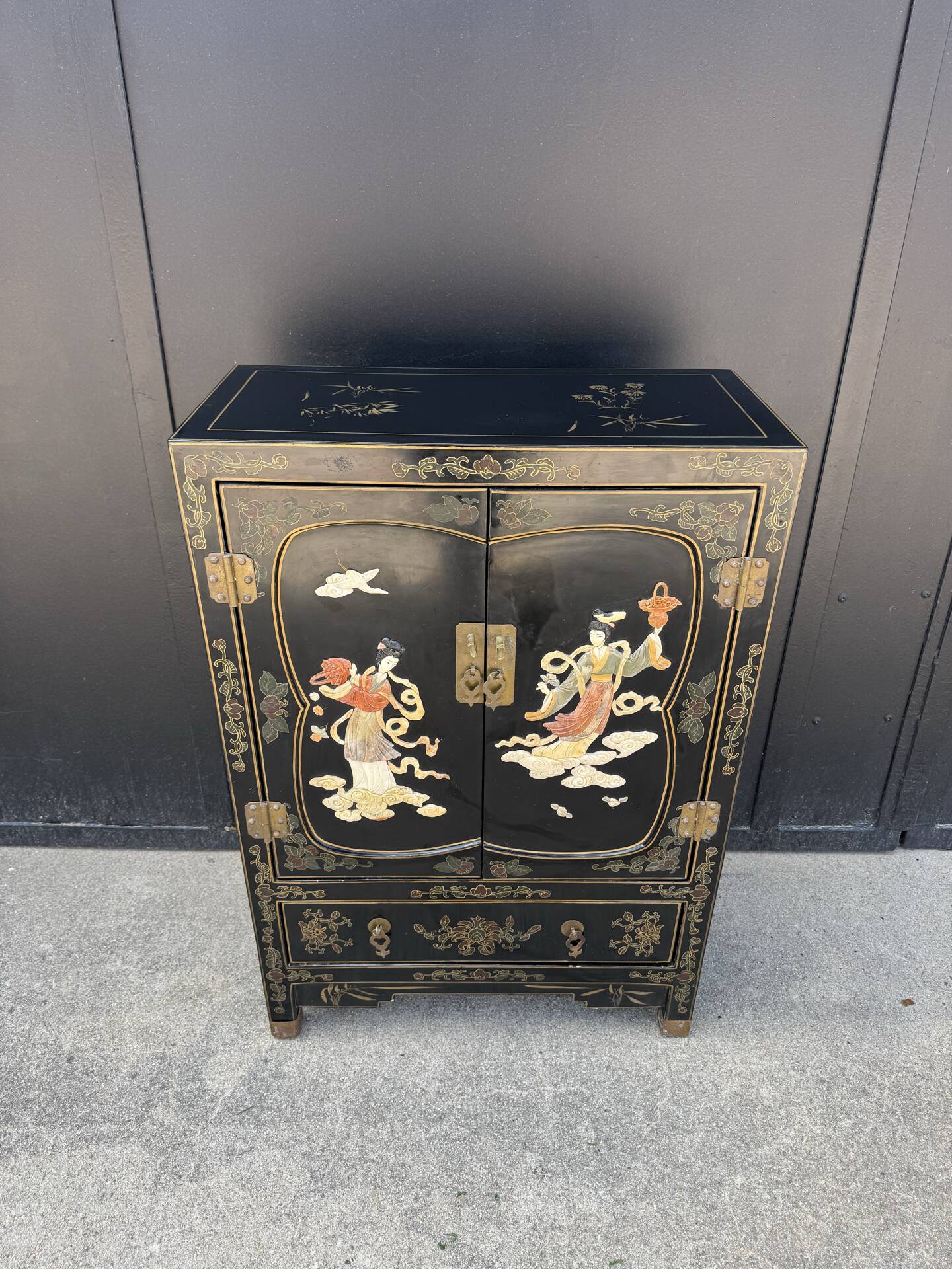 Vintage lacquered Chinese furniture Tianjin