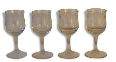 Verres anciens, verres à digestif gravés
