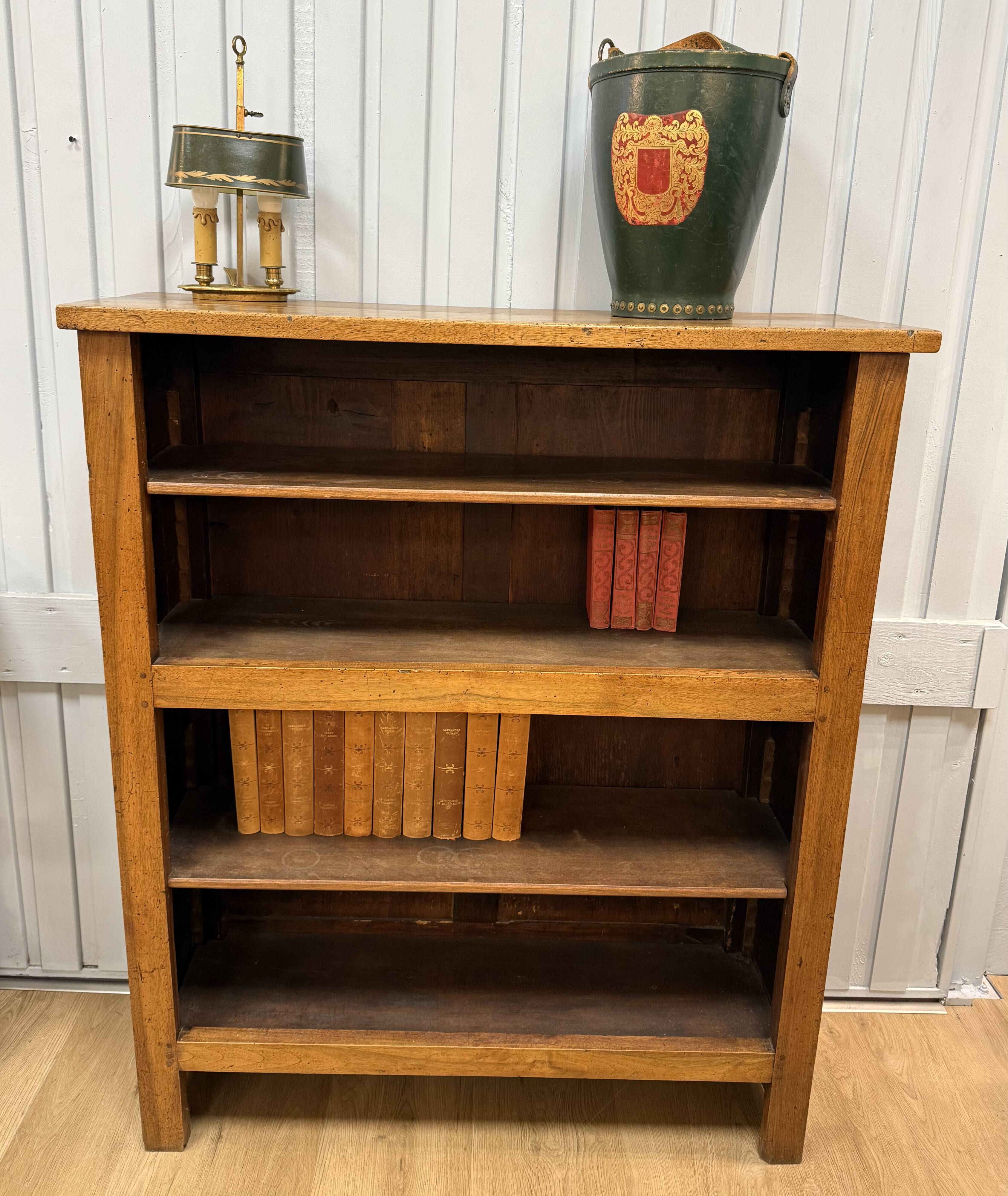 Bibus in walnut