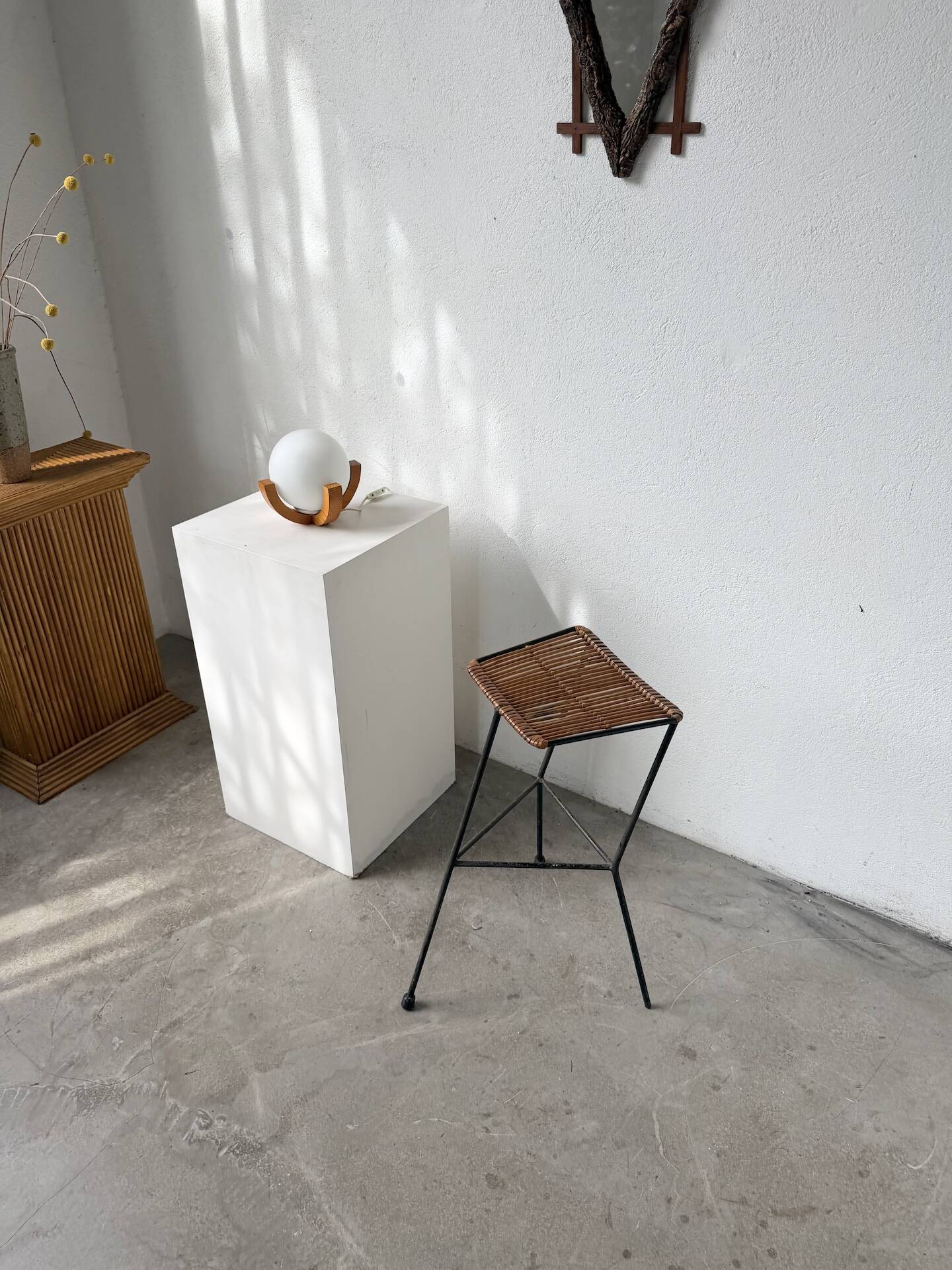 Wicker and metal stool Dennis Lennon 1950