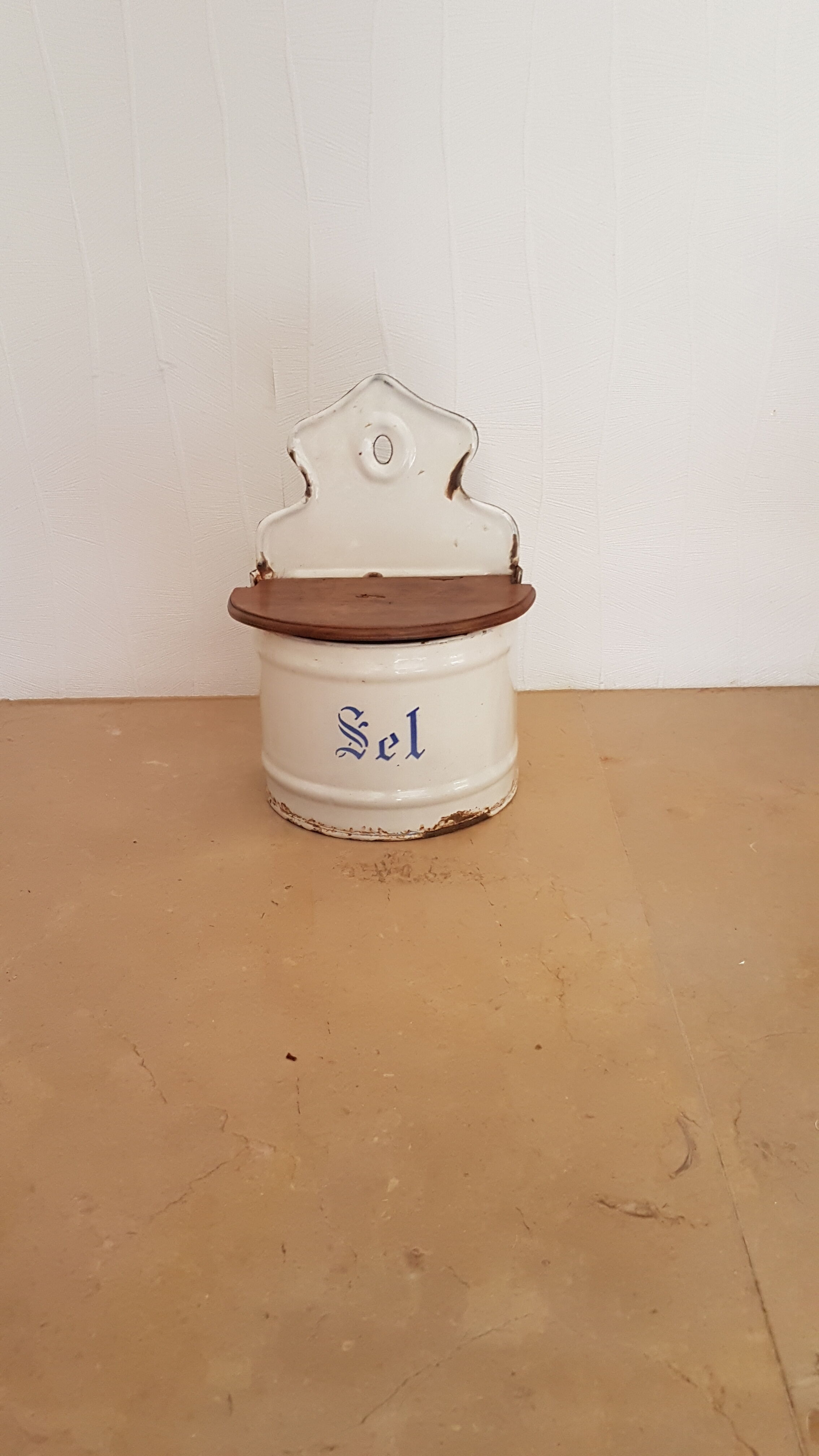 Salt box