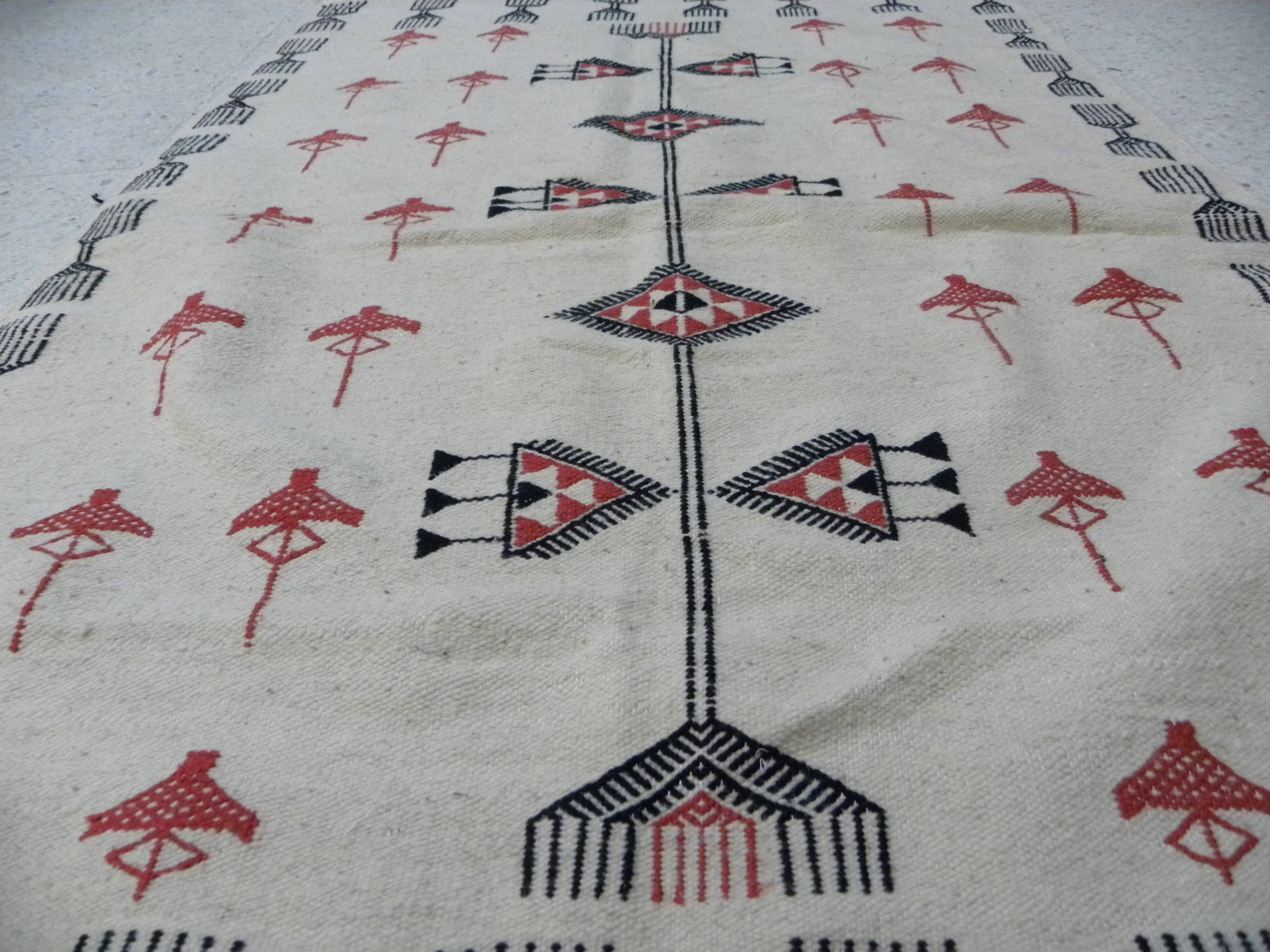 Berber Kilim Rug Handwoven – Vintage Bohemian Wall or Floor Decoration