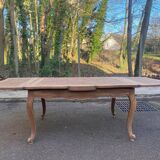 Louis XV extendable dining table, renovated, walnut, 250cm, 18th century.