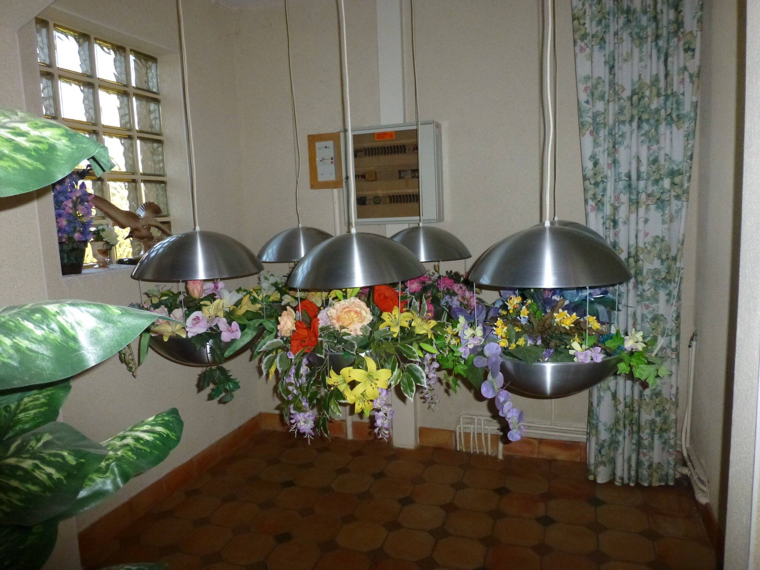 Set of 6 RS50 hanging planters by Poul Cadovius for Royal System.