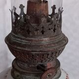 Decorative lamp inspired by old kerosene lamps