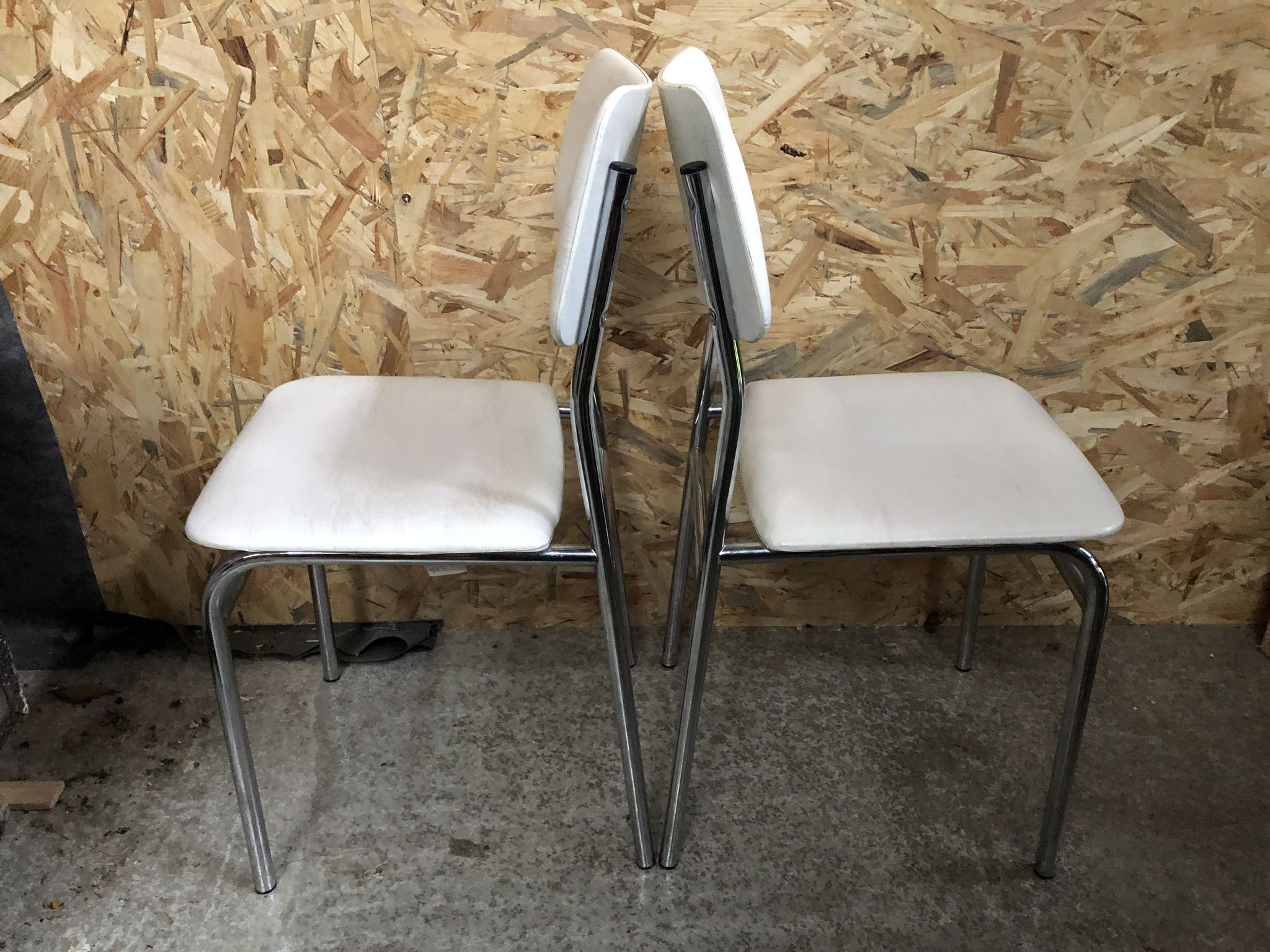 Pair of antique chairs chrome metal and skaï white 70s vintage