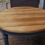 Roundtable with extension cords