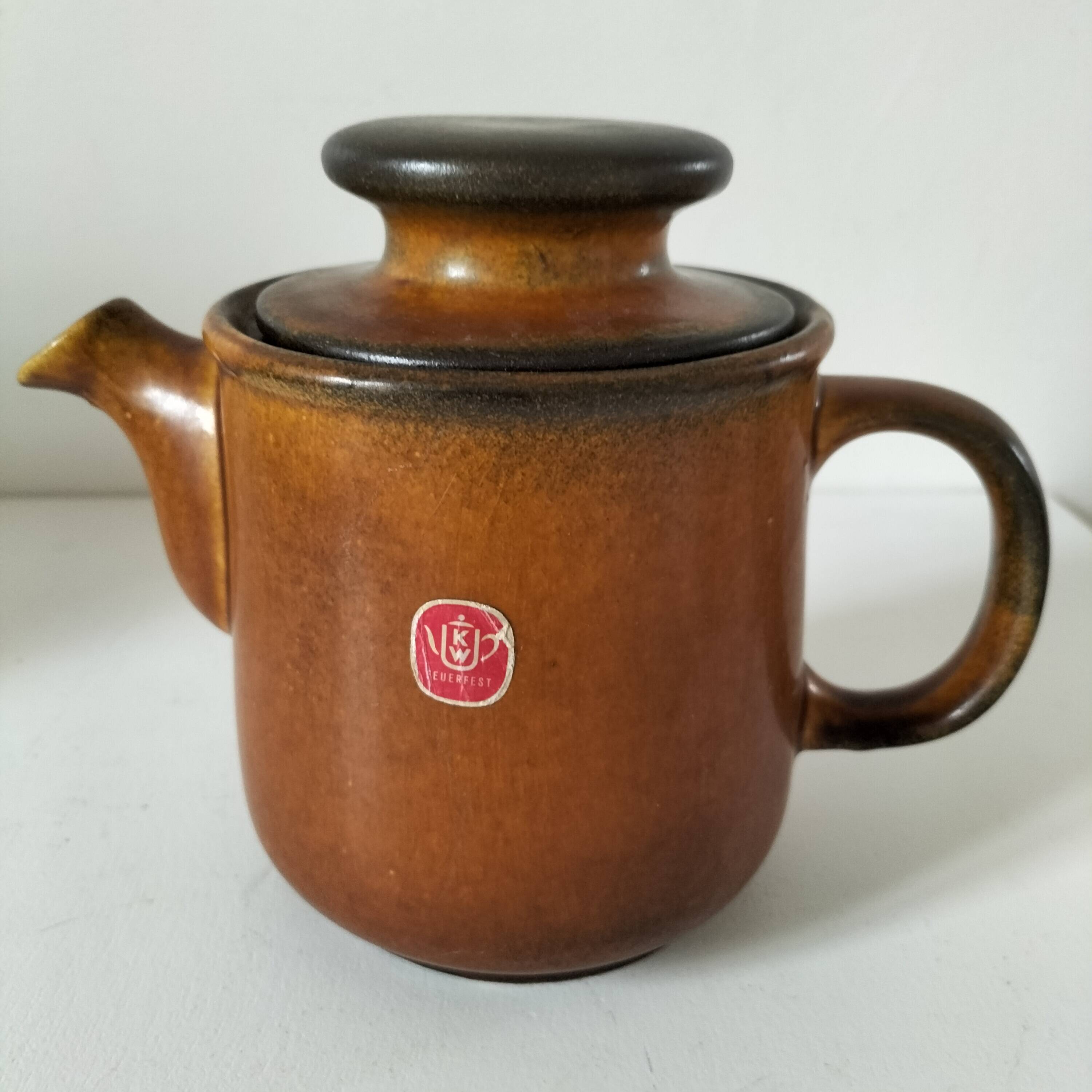 Waku feuerfest coffee maker in stoneware