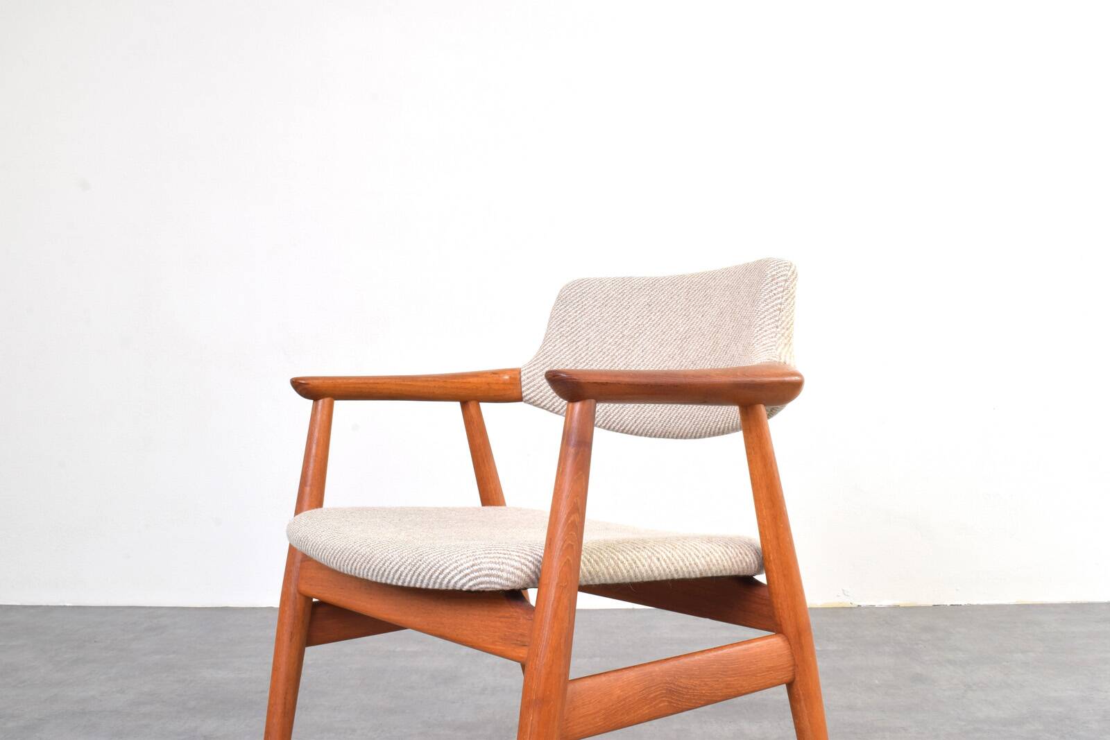Mid-Century Danish Teak Chair by Svend Åge Eriksen for Glostrup, 1960s.
